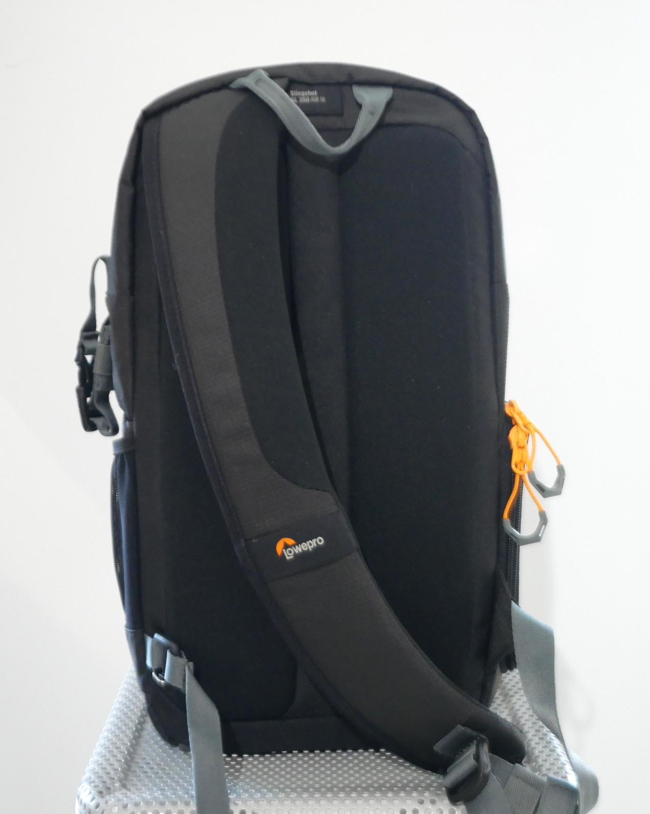S-H-263R69_2.jpg - Lowepro Slingshot SL 250 AW III Sling - Image 1