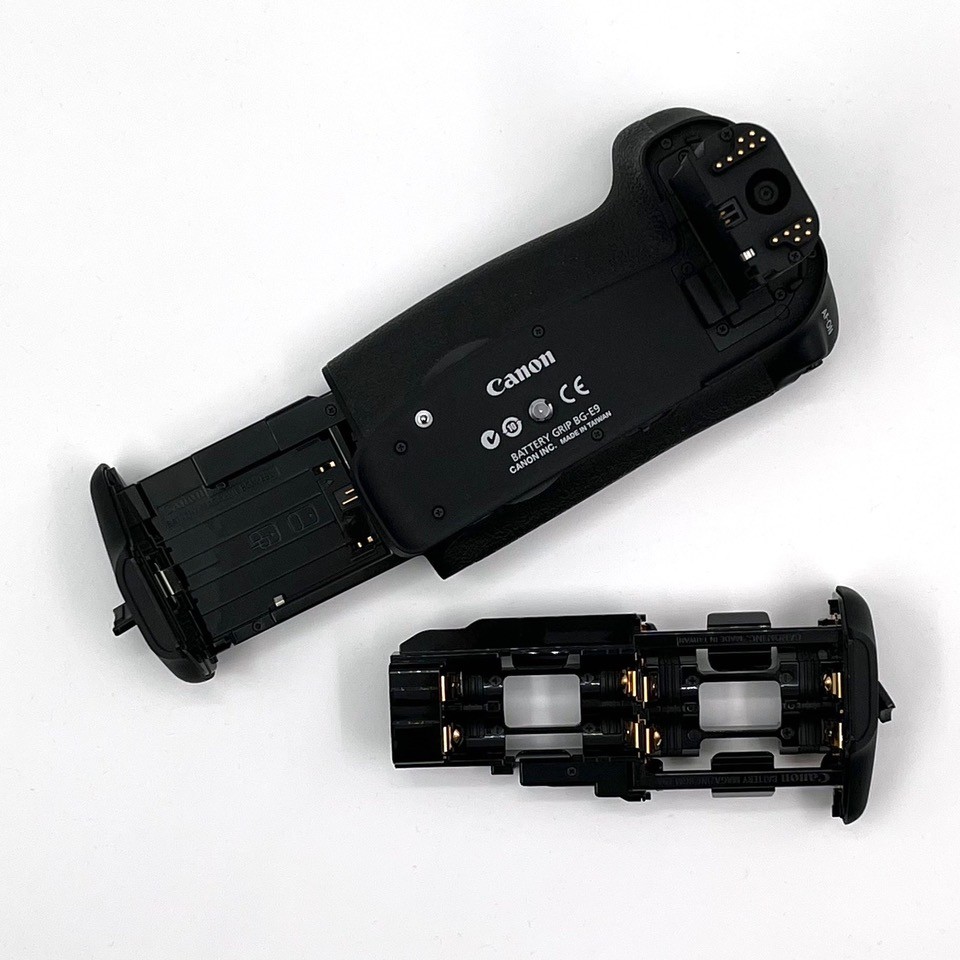 S-H-29X9N5_5.jpg - Canon BG-E9 Battery/Vertical Grip (60D) - Was $95 - Thumbnail 6