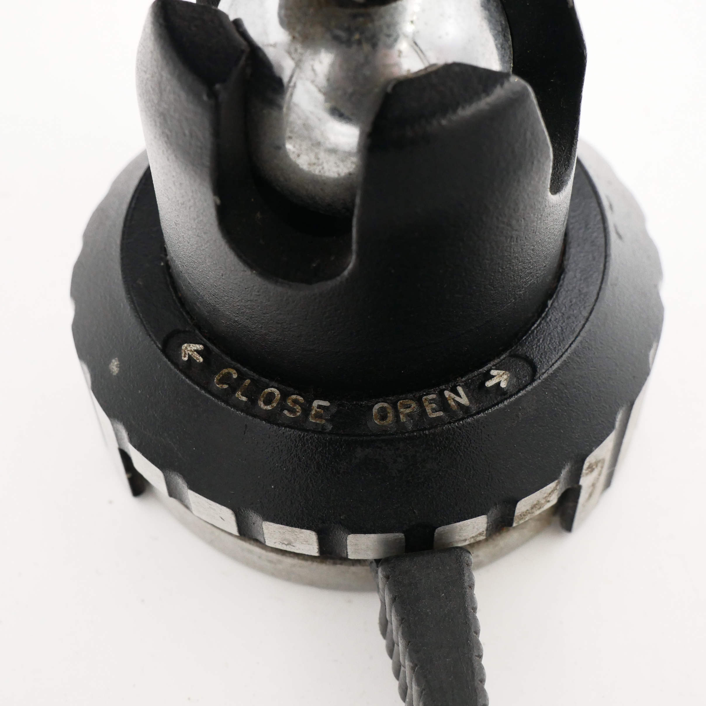 S-H-2DPR8W_3.jpg - Manfrotto #168 Ball Head - Image 1