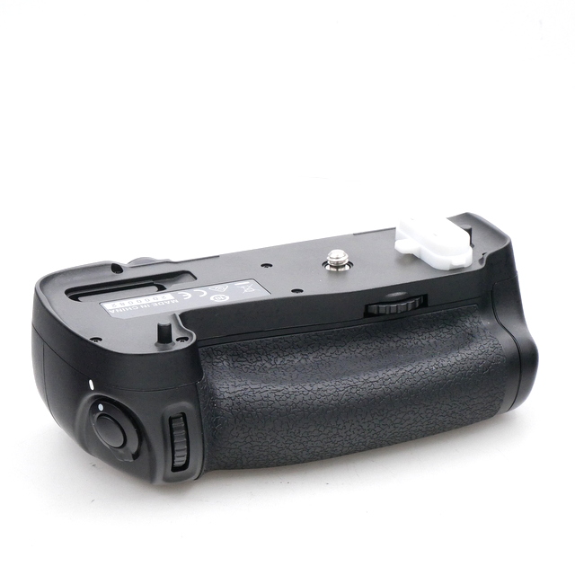 Nikon MB-D16 Battery Grip