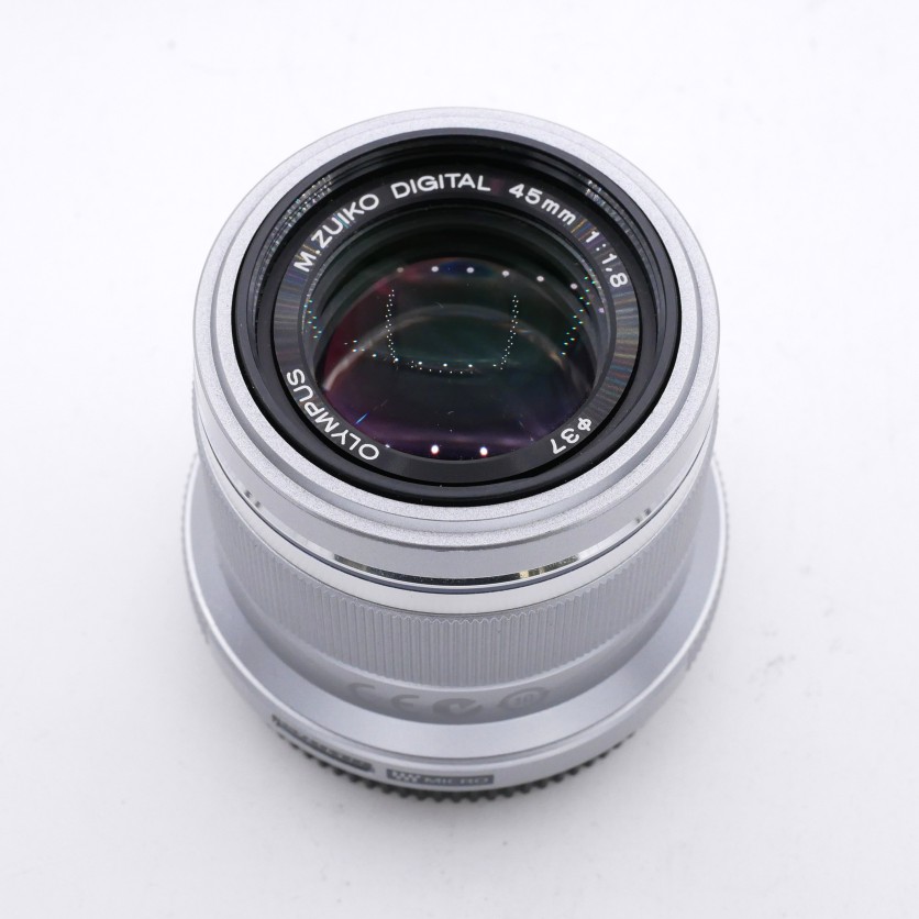 S-H-2R54H5_3.jpg - Olympus AF 45mm F1.8 Lens 