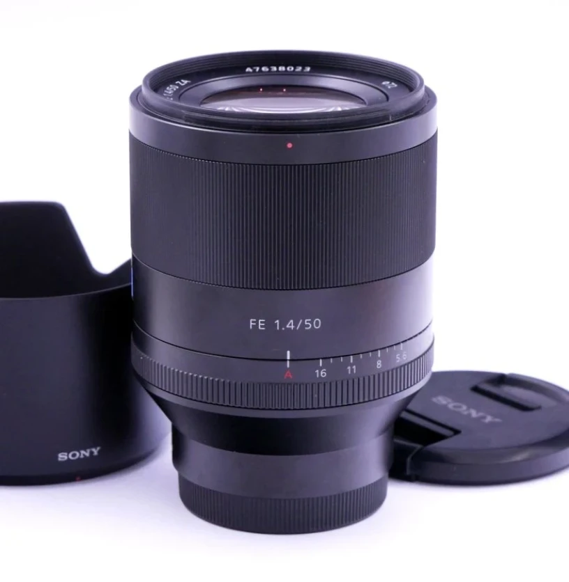 Zeiss AF 50mm ZA Planar T* Lens in Sony FE Mount