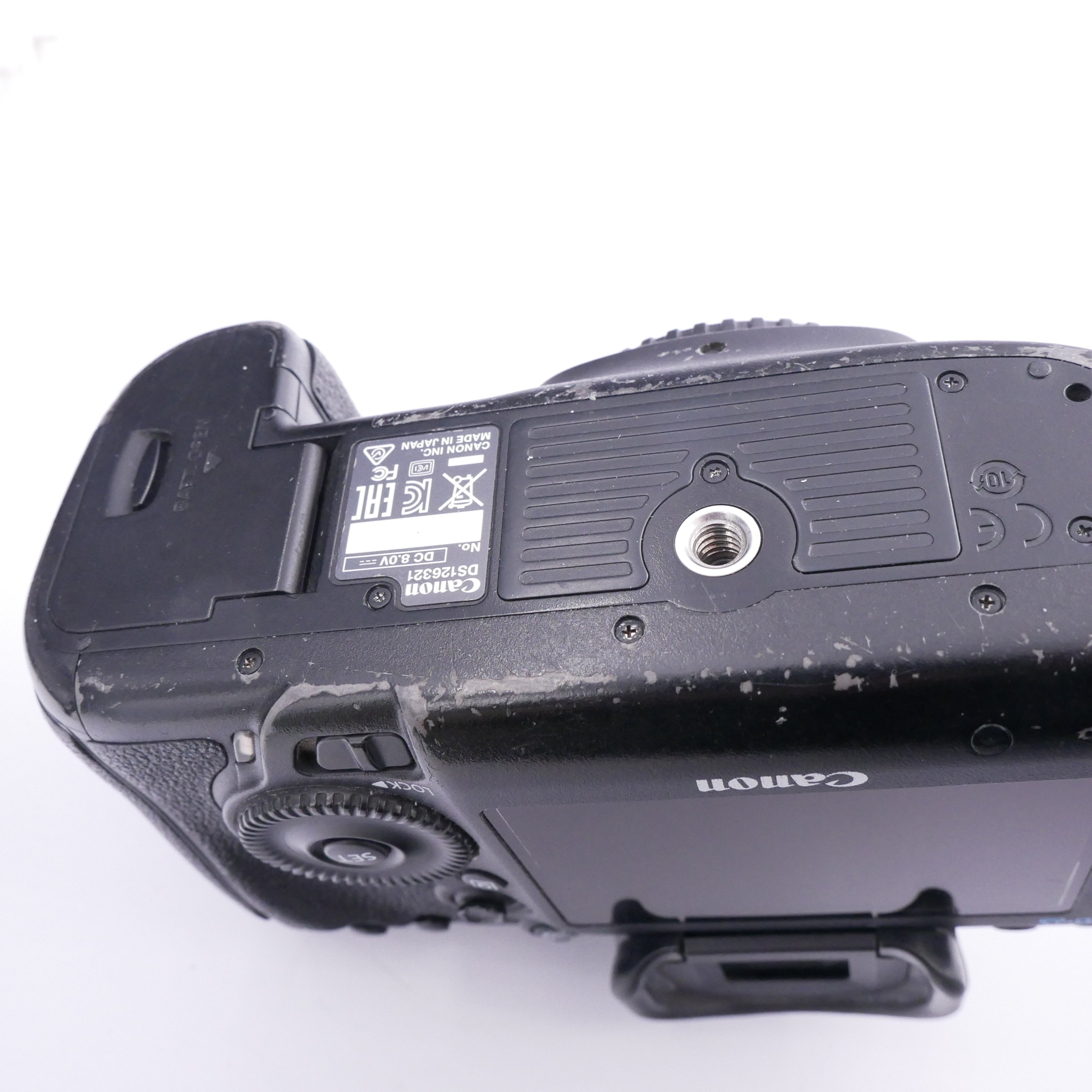 S-H-34FW9M_5.jpg - Canon EOS 5D III Body Only 257,400 Frames - Thumbnail 4