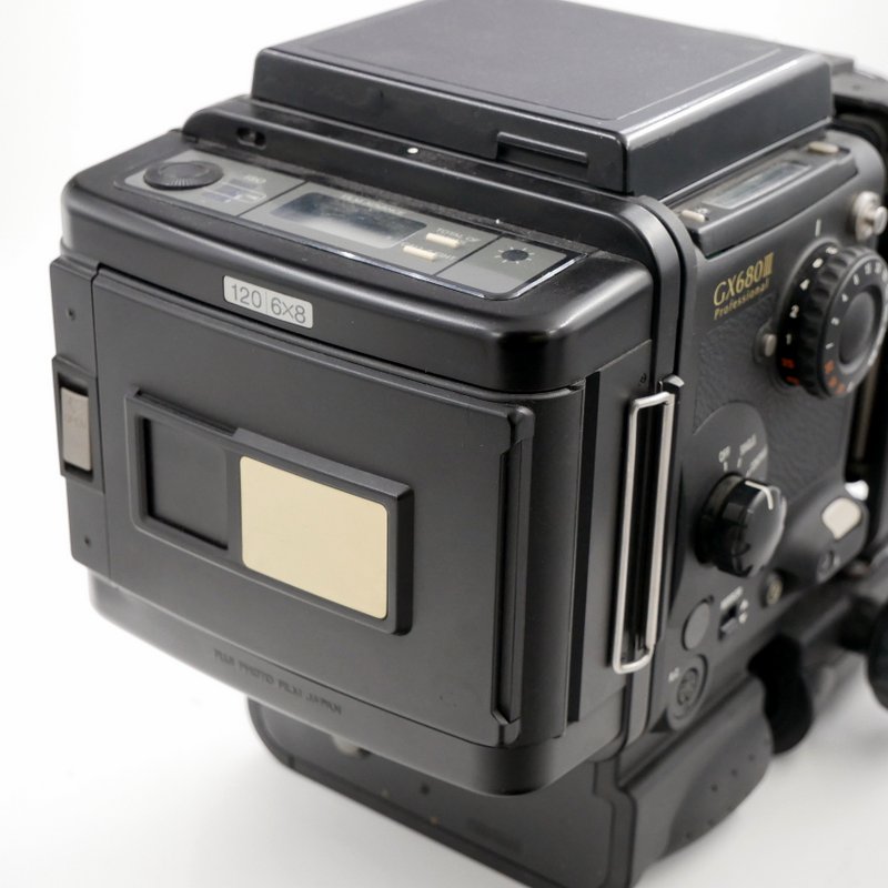 S-H-3EMS38_3.jpg - Fuji Professional GX680 III + 100mm F/4 + 300mm F/6.3 + Waistlevel + Prism + Magnifier + Remote  - Image 4