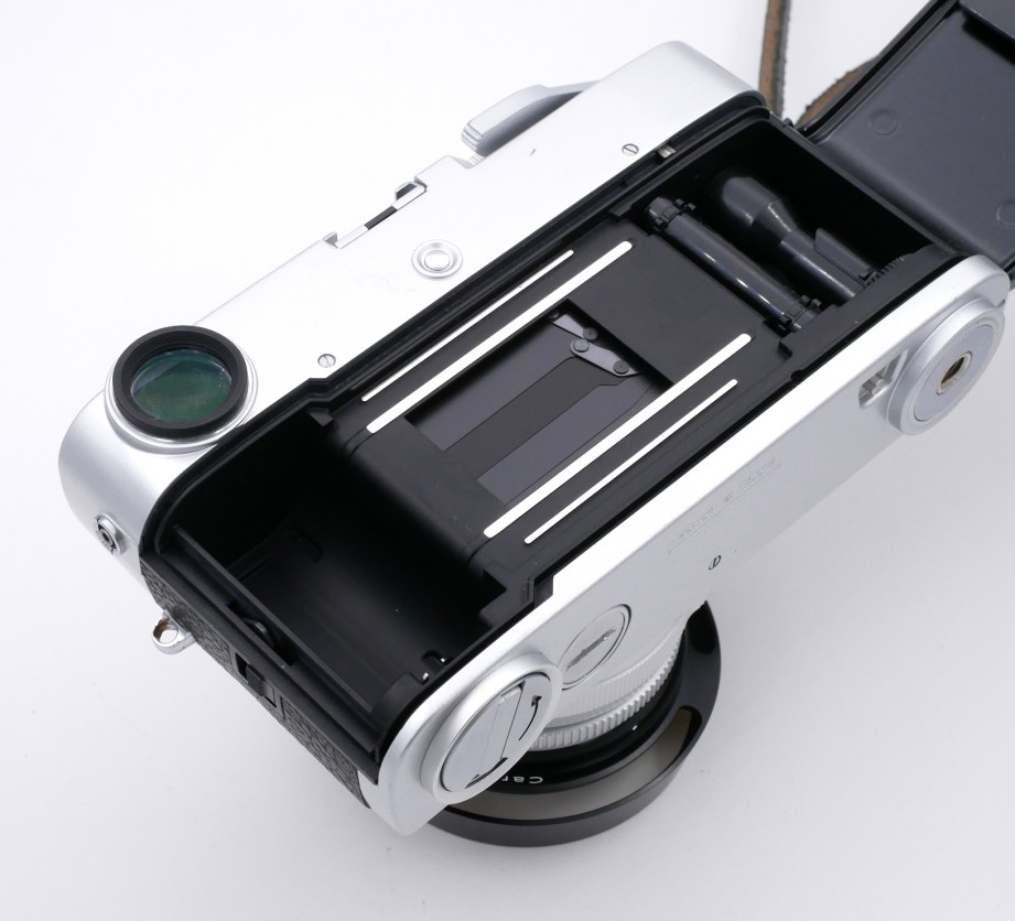 S-H-3MSNTL_7.jpg - Zeiss Ikon Limited Edition + Zeiss 50mm 1.5 ZM T* C Sonnar + Lens Shade