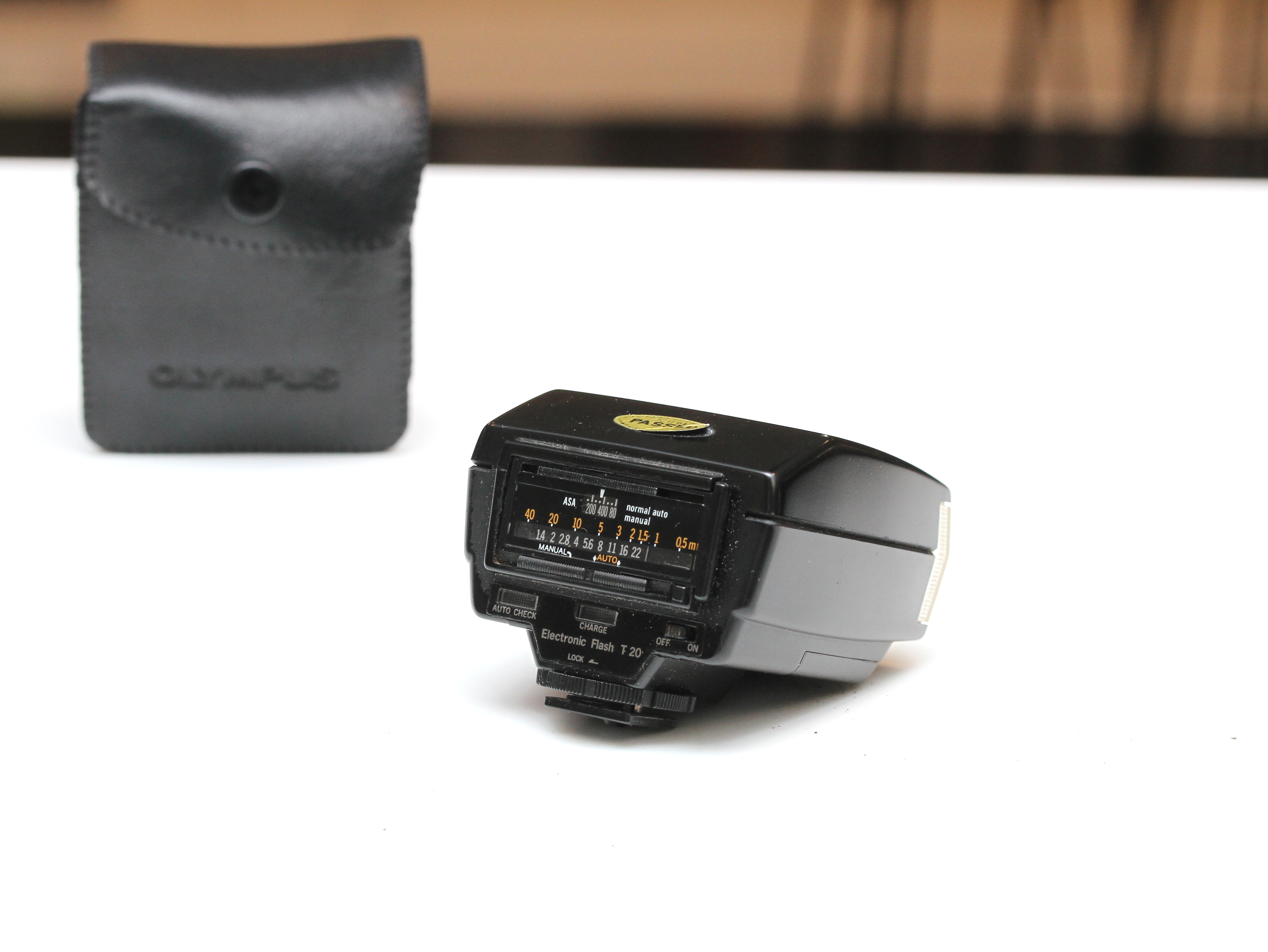 S-H-4HDLTN_3.jpg - Olympus Electronic Flash T20 - Image 2