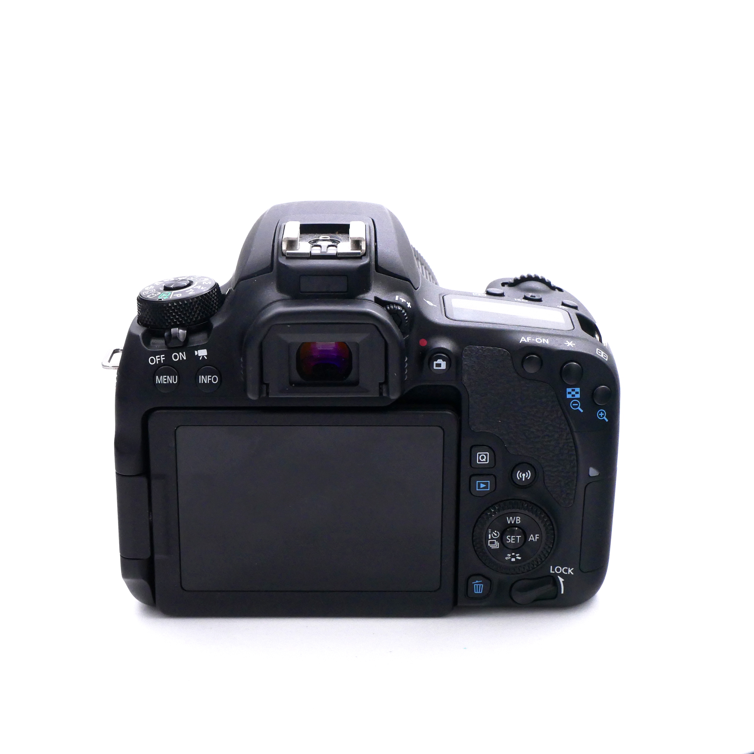 Canon EOS 77D + 18-135mm f3.5-5.6 Kit (Only 5K Frames!)