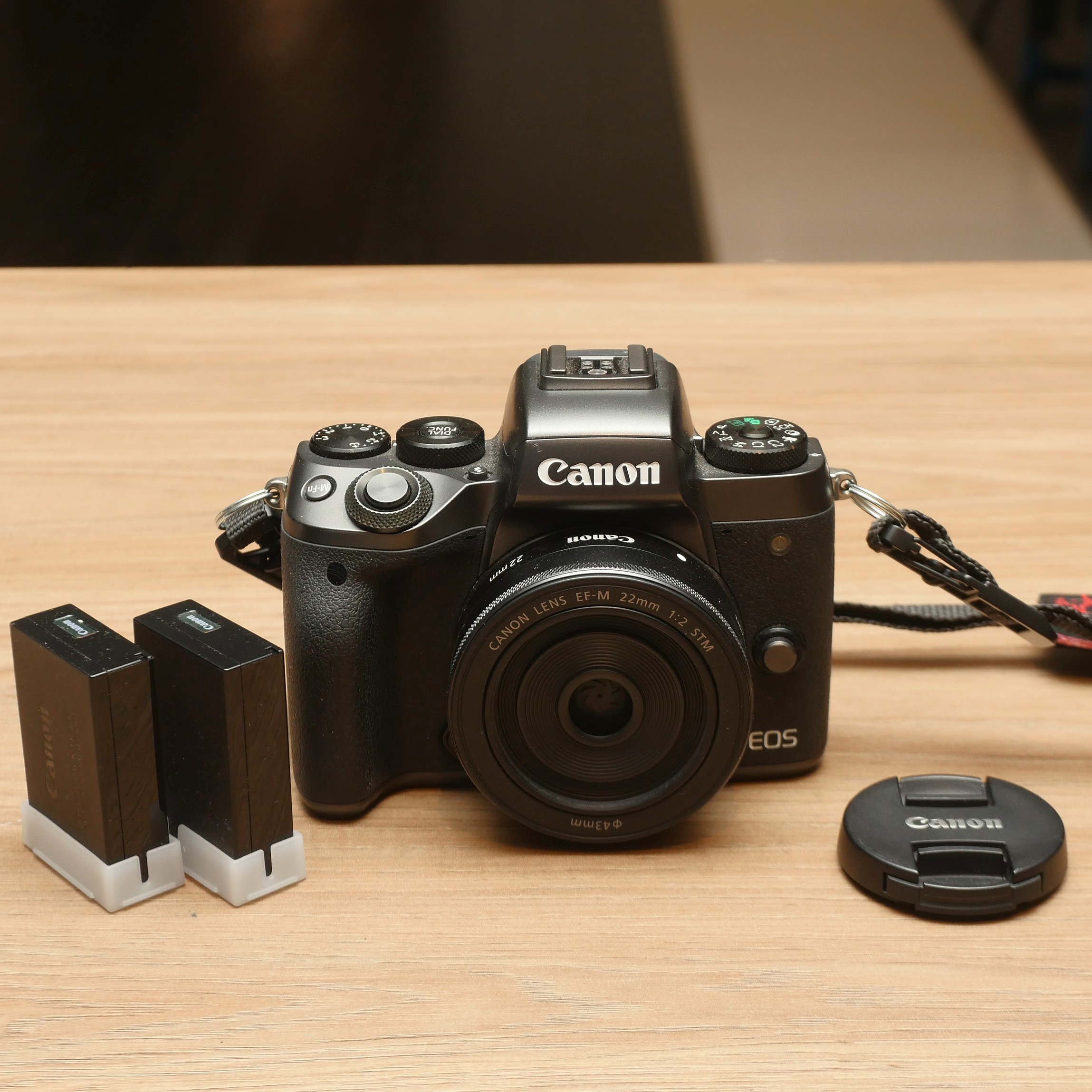 S-H-4W34NW_2.jpg - Canon EOS M5 Mirrorless camera + EF-M 22mm f/2 STM Lens - Image 2