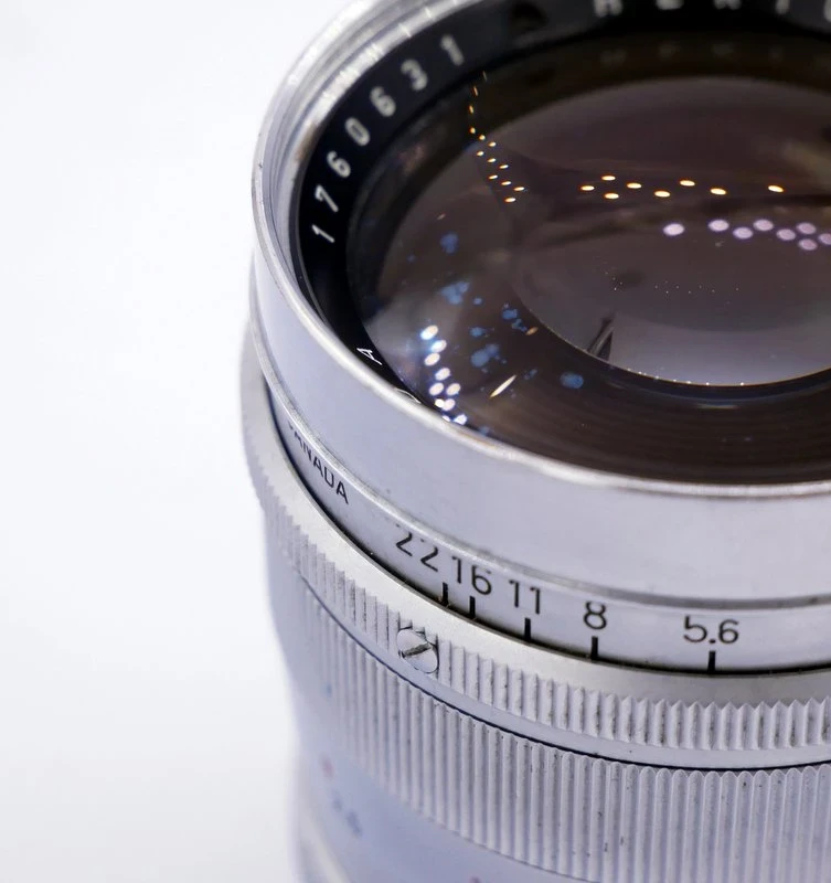 S-H-4YJWTT_5.webp - Leitz 125mm F/2.5 Hektor Lens on focusing mount (16446) - Leica Lens Made in Canada - Image 3