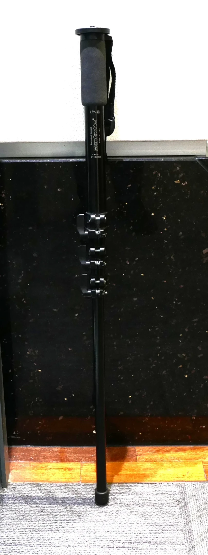 Best image for Manfotto 479-4B Monopod