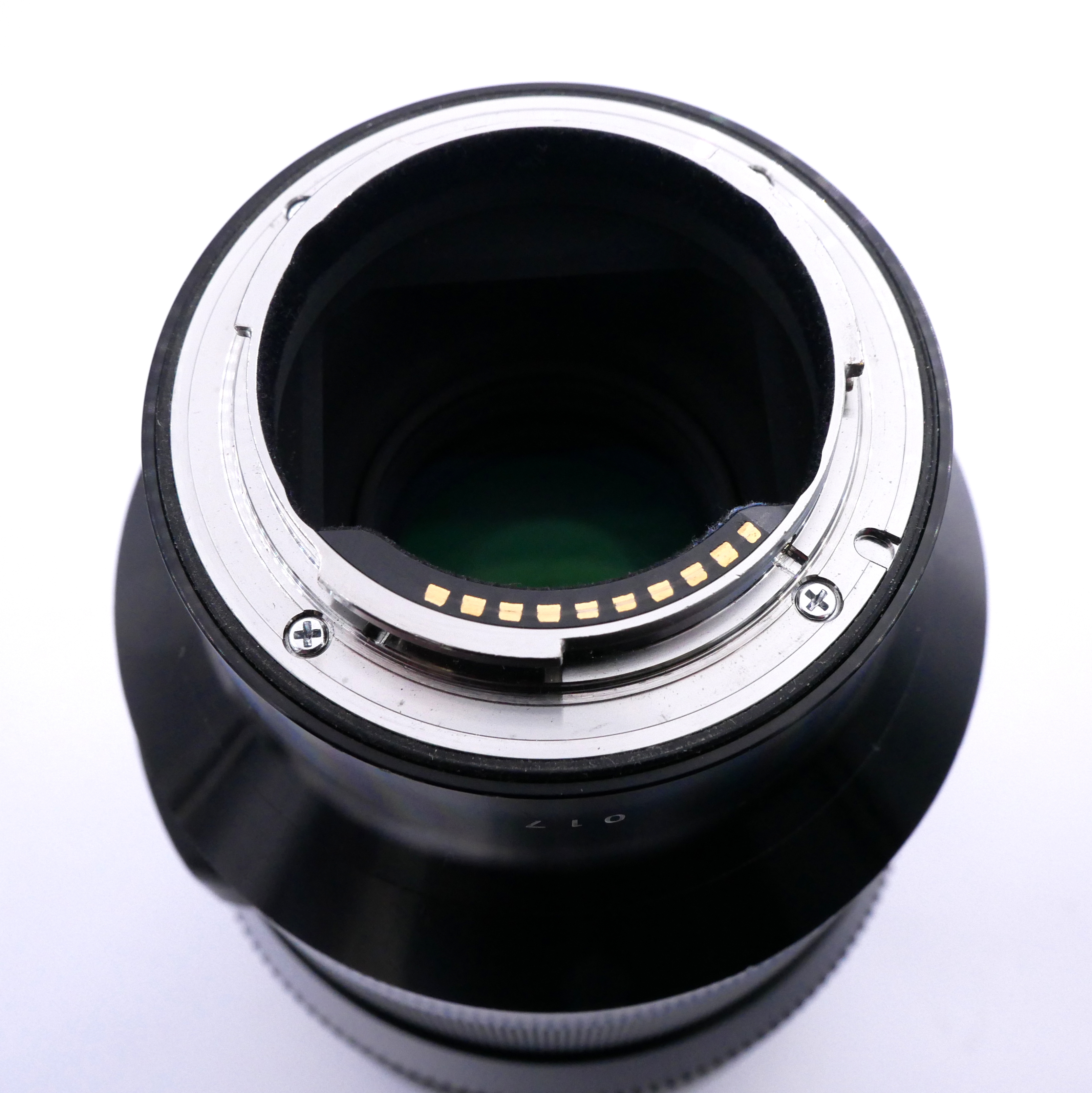 S-H-5U8P3F_3.jpg - Sigma 135mm F1.8 DG Lens for Sony FE-Mount - Image 2