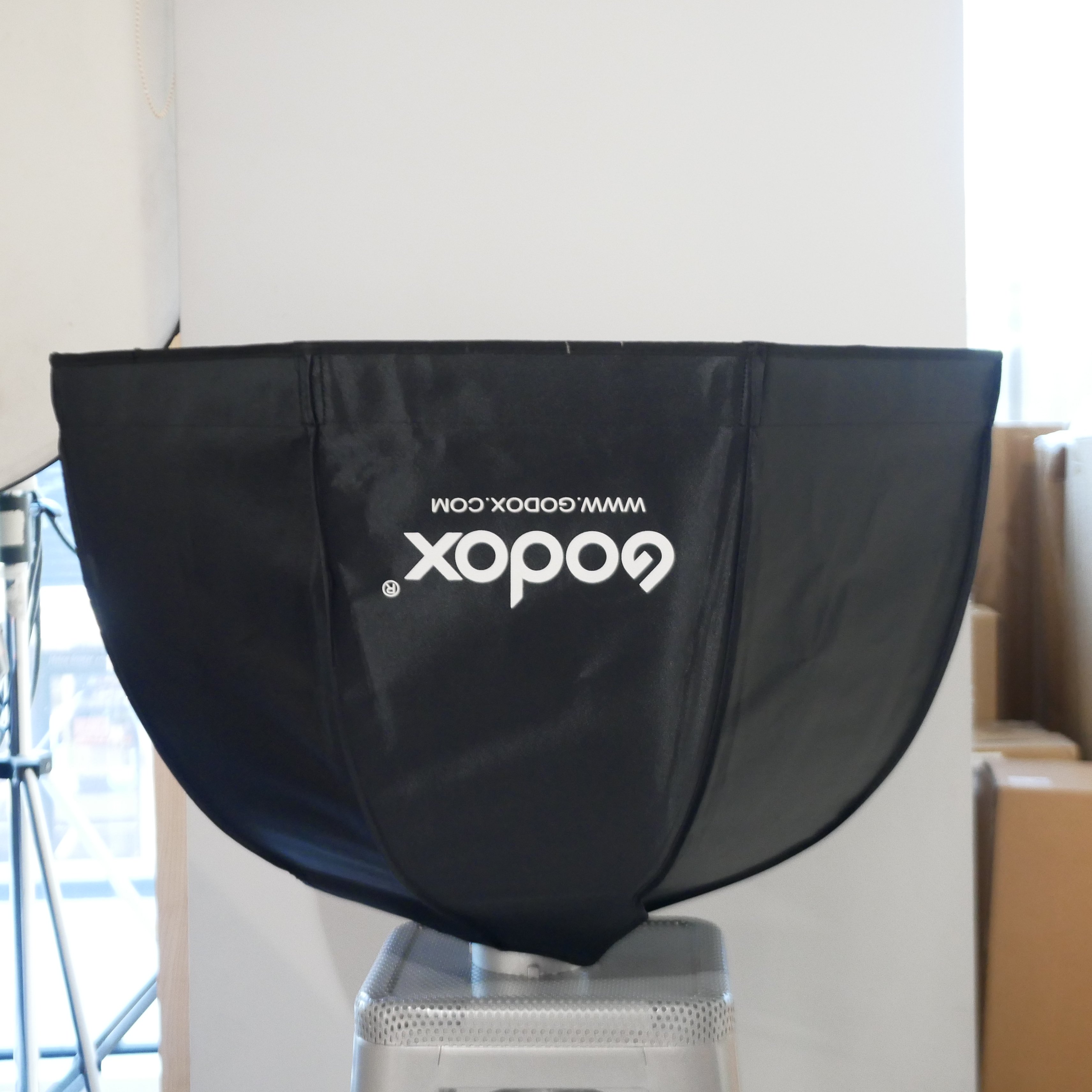 Best image for Godox 70's Parabolic Softbox 