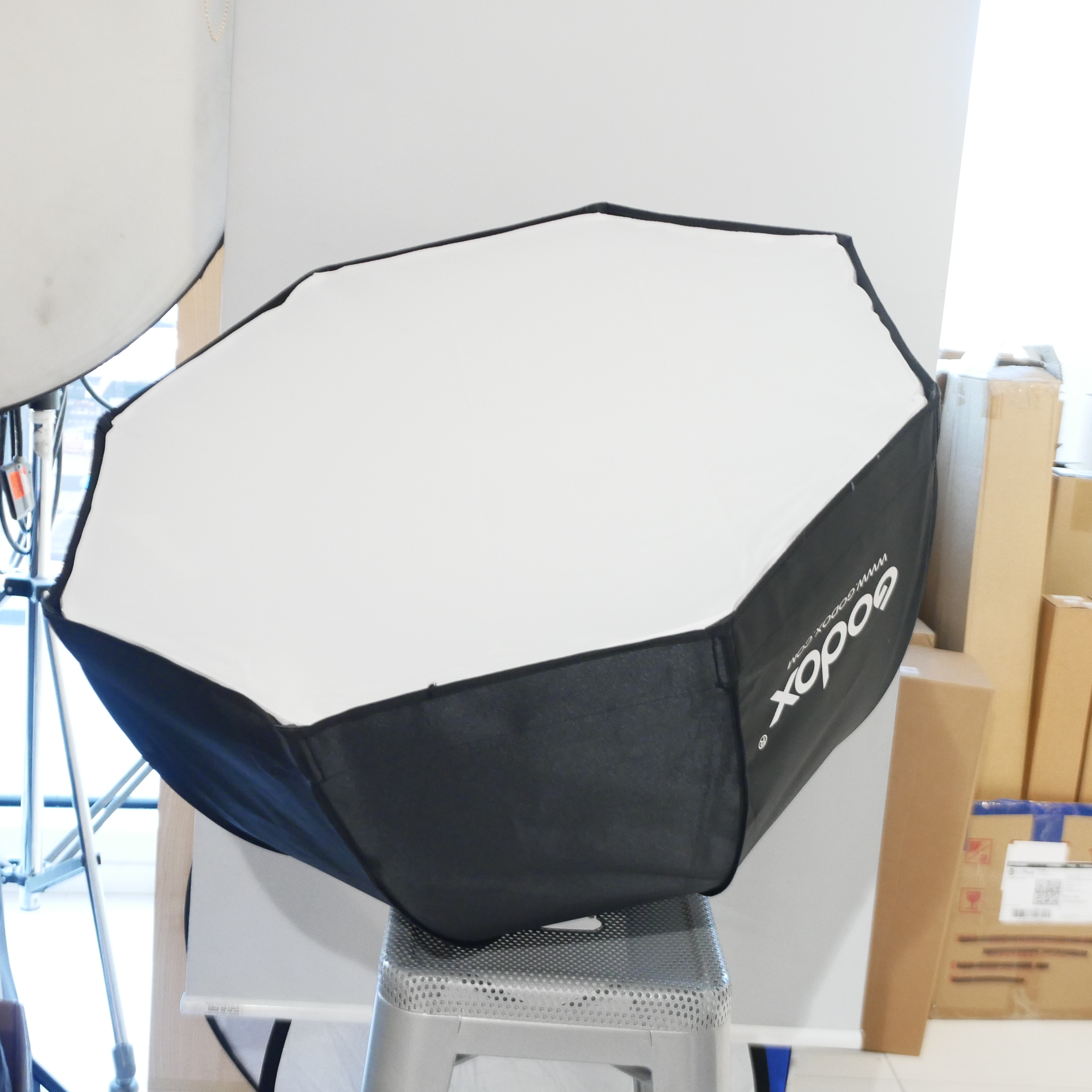S-H-5VYE8W_2.jpg - Godox 70's Parabolic Softbox  - Image 1