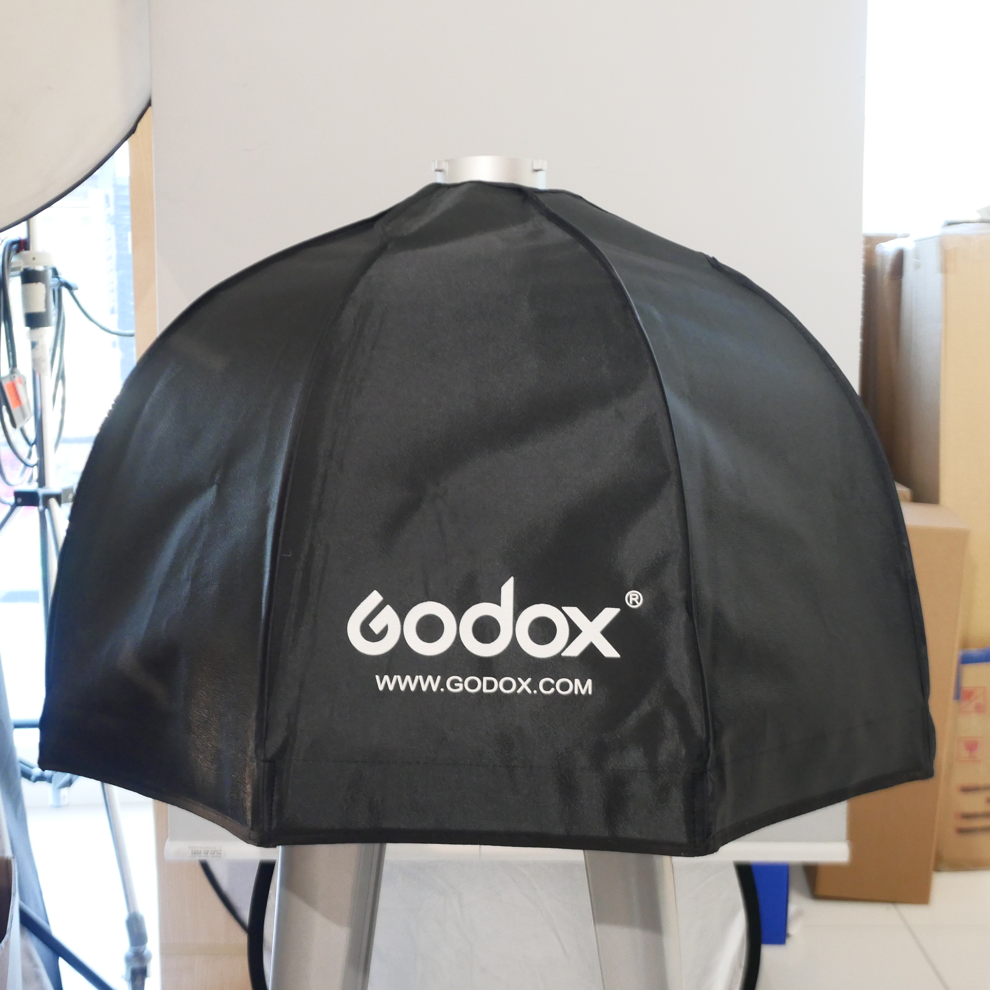 S-H-5VYE8W_4.jpg - Godox 70's Parabolic Softbox  - Image 2