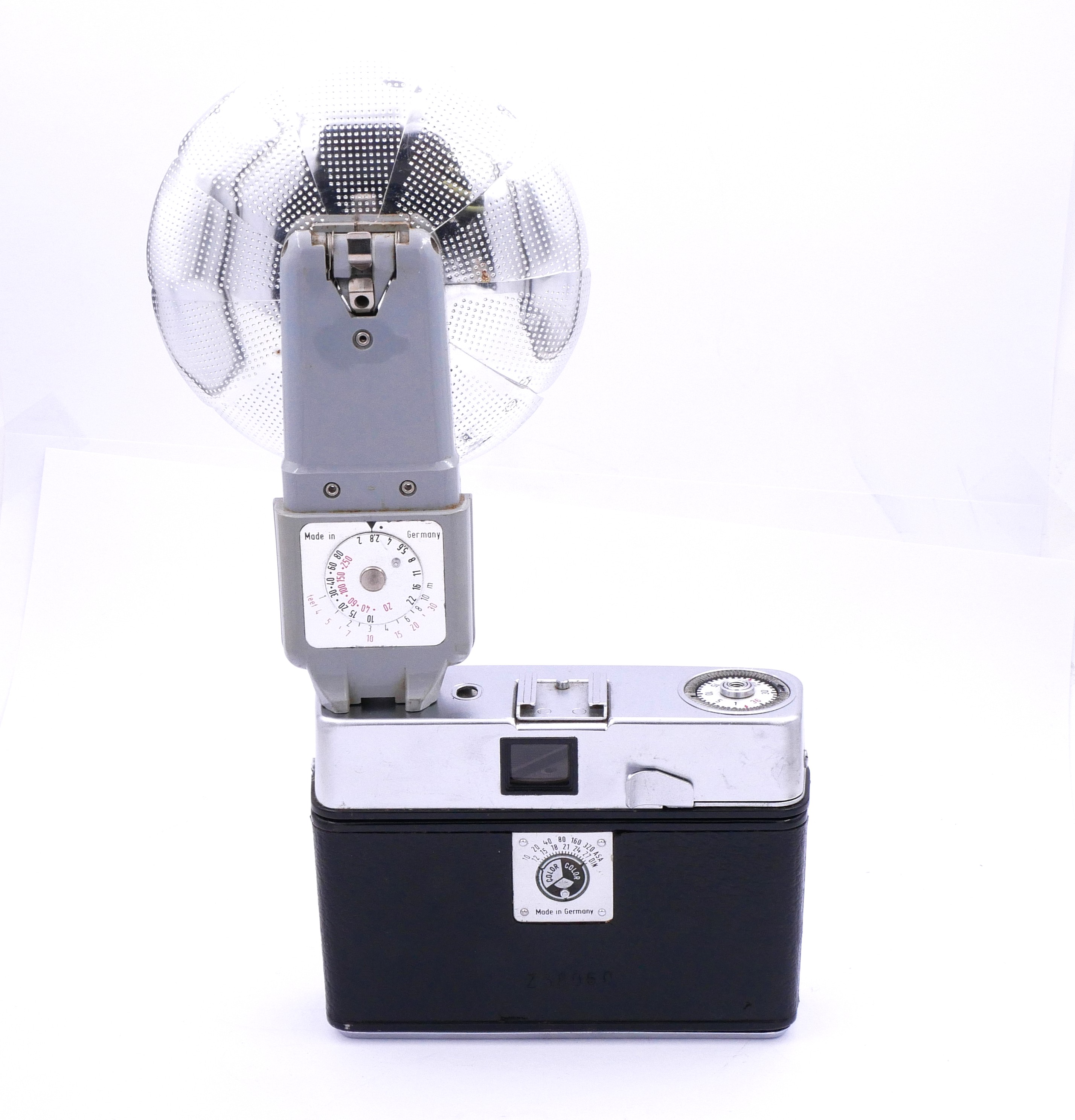 S-H-6CC6WT_2.jpg - Zeiss Ikon Contessa with Ikoblitz 5 Flash - Image 1