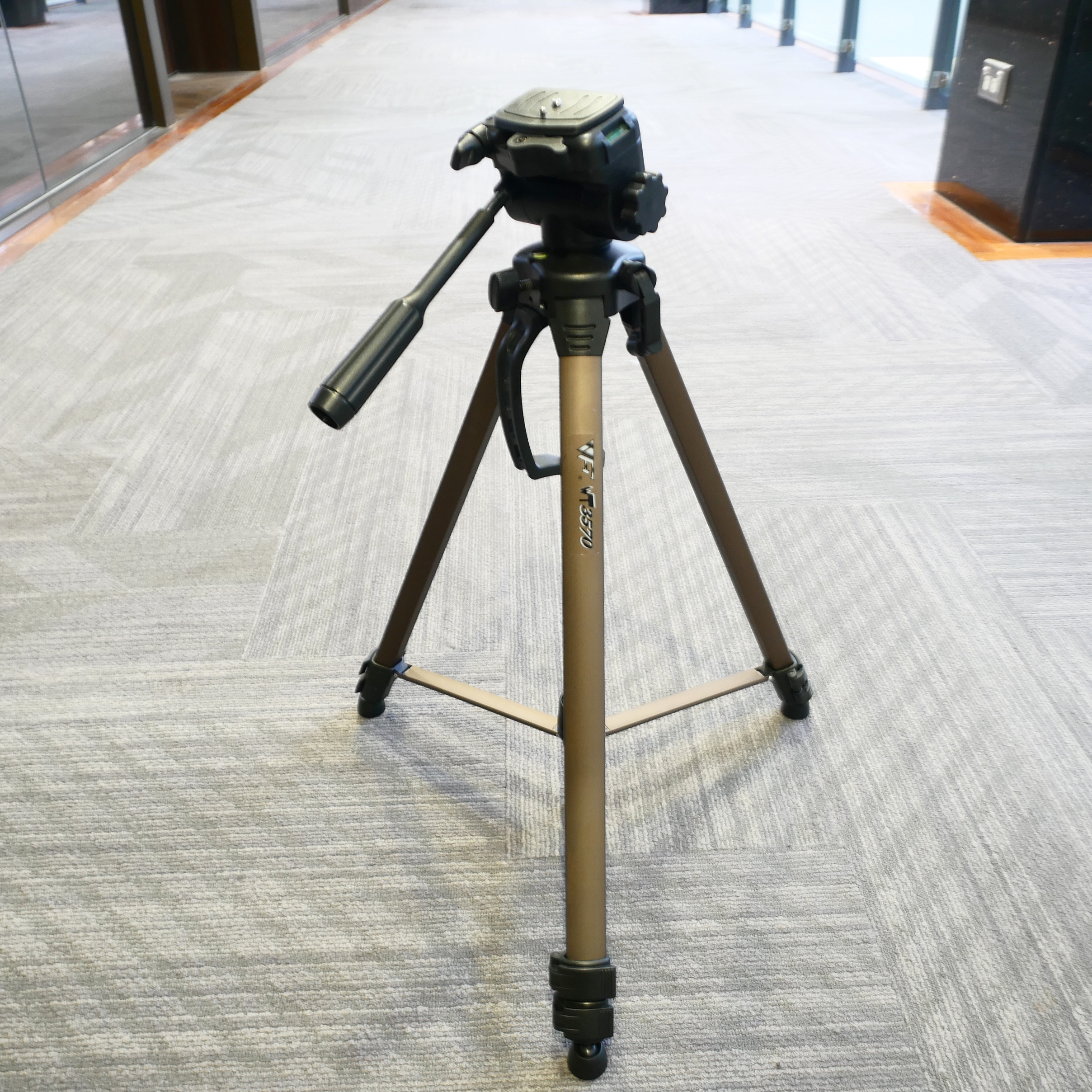 S-H-6DUEXP_5.jpg - VF-WT3570 Tripod - Image 4