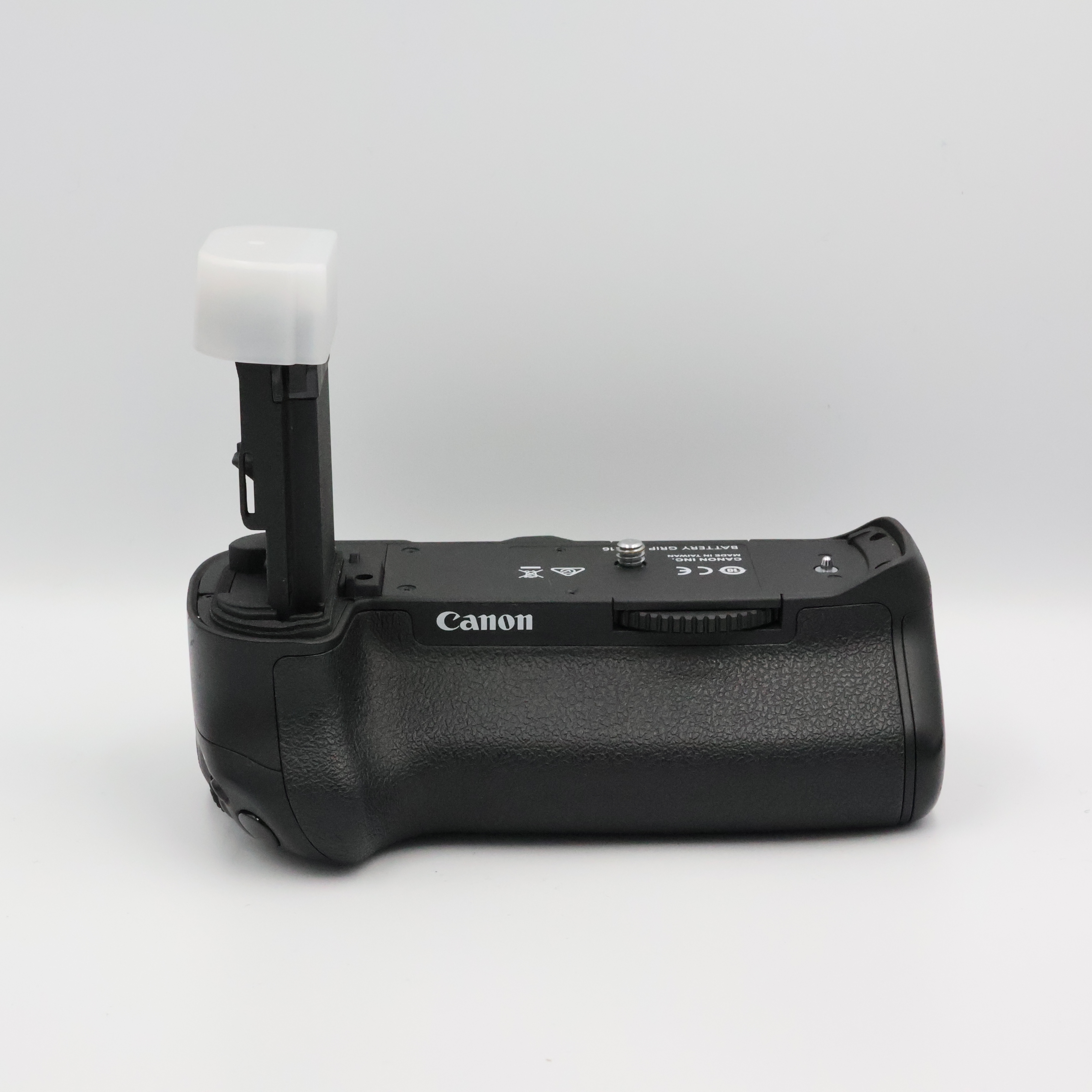 S-H-7D8AVD_6.jpg - Canon 7D II Body + BG-E16 Battery Grip - Image 6
