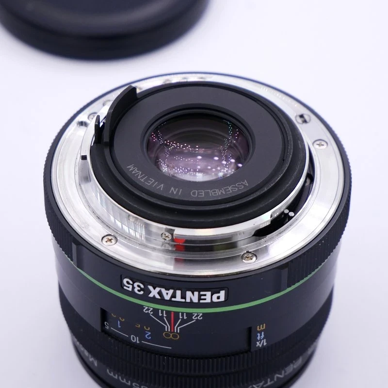 S-H-7ERRMX_3.webp - Pentax AF 35mm F/2.8 Macro Limited SMC DA Lens - Thumbnail 1