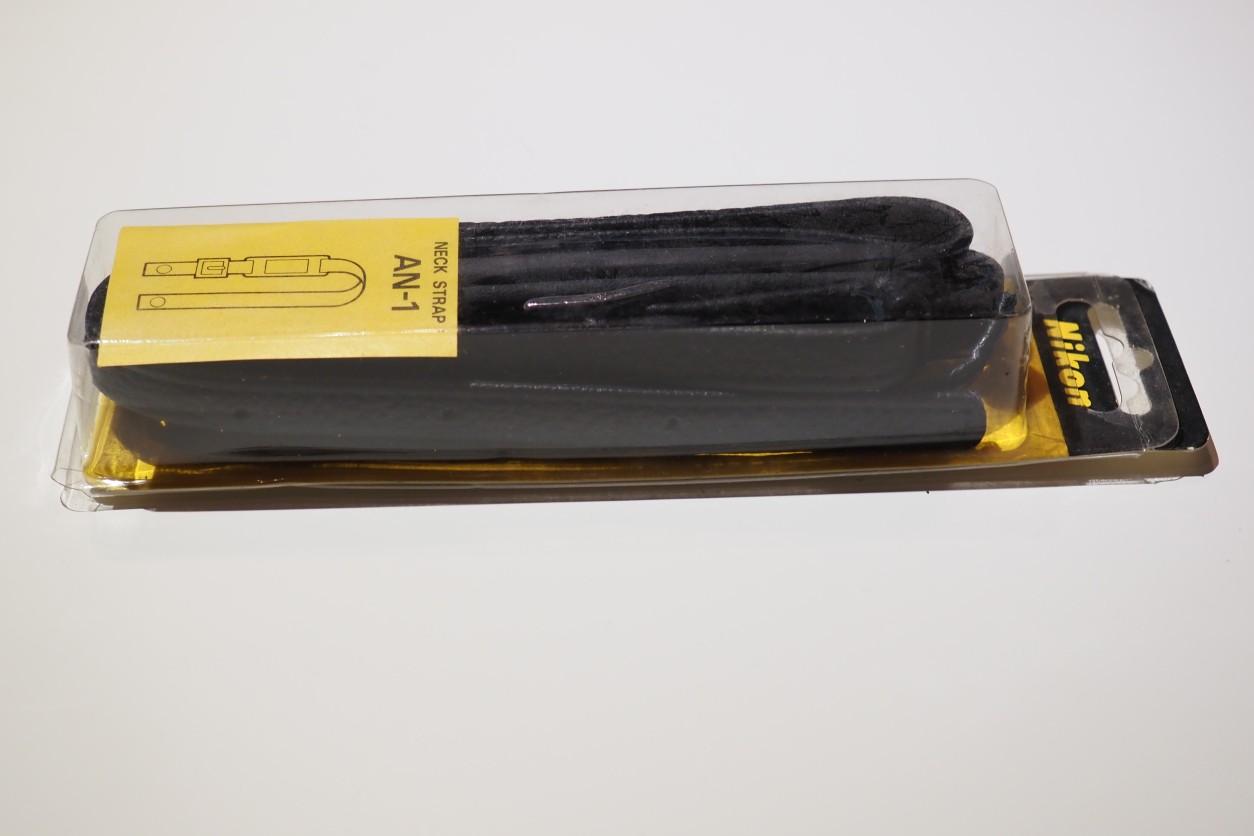 Nikon AN-1 strap - Best Available Image