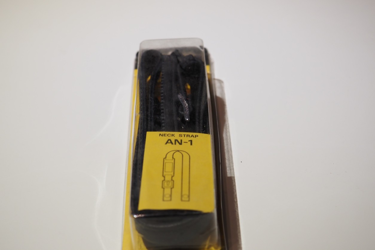 S-H-7L7J4R_2.jpg - Nikon AN-1 strap - Image 1