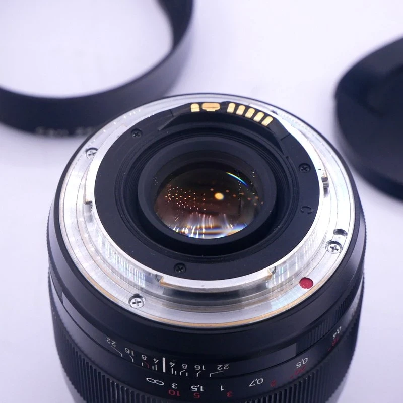 S-H-7UK3XV_2.webp - Zeiss MF 35mm F/2 ZE Distagon T* Lens + Hood - Canon EF Mount (was $895) - Thumbnail 2