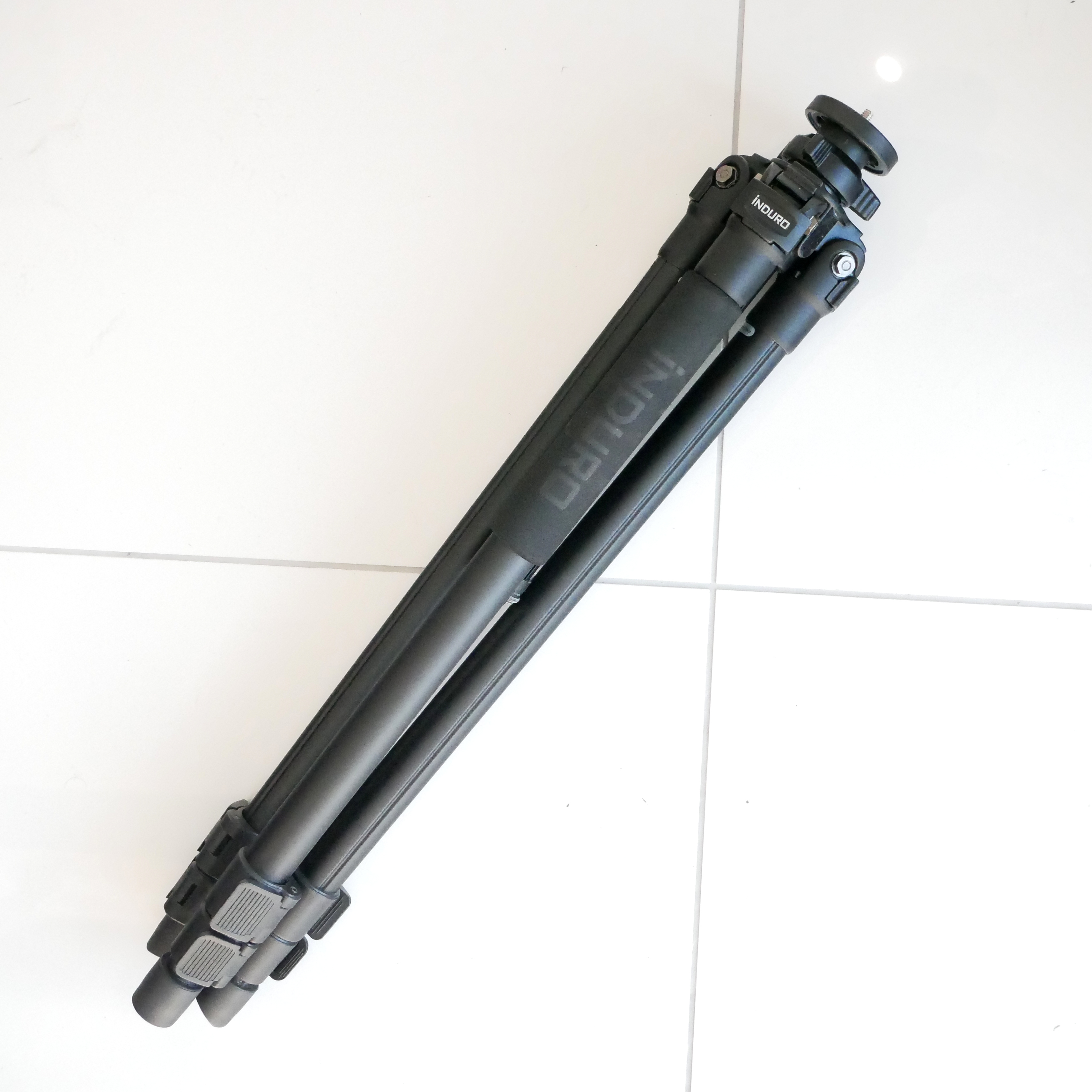 S-H-82PL68_4.jpg - Induro AB2 Adventure Tripod Leg - Image 2
