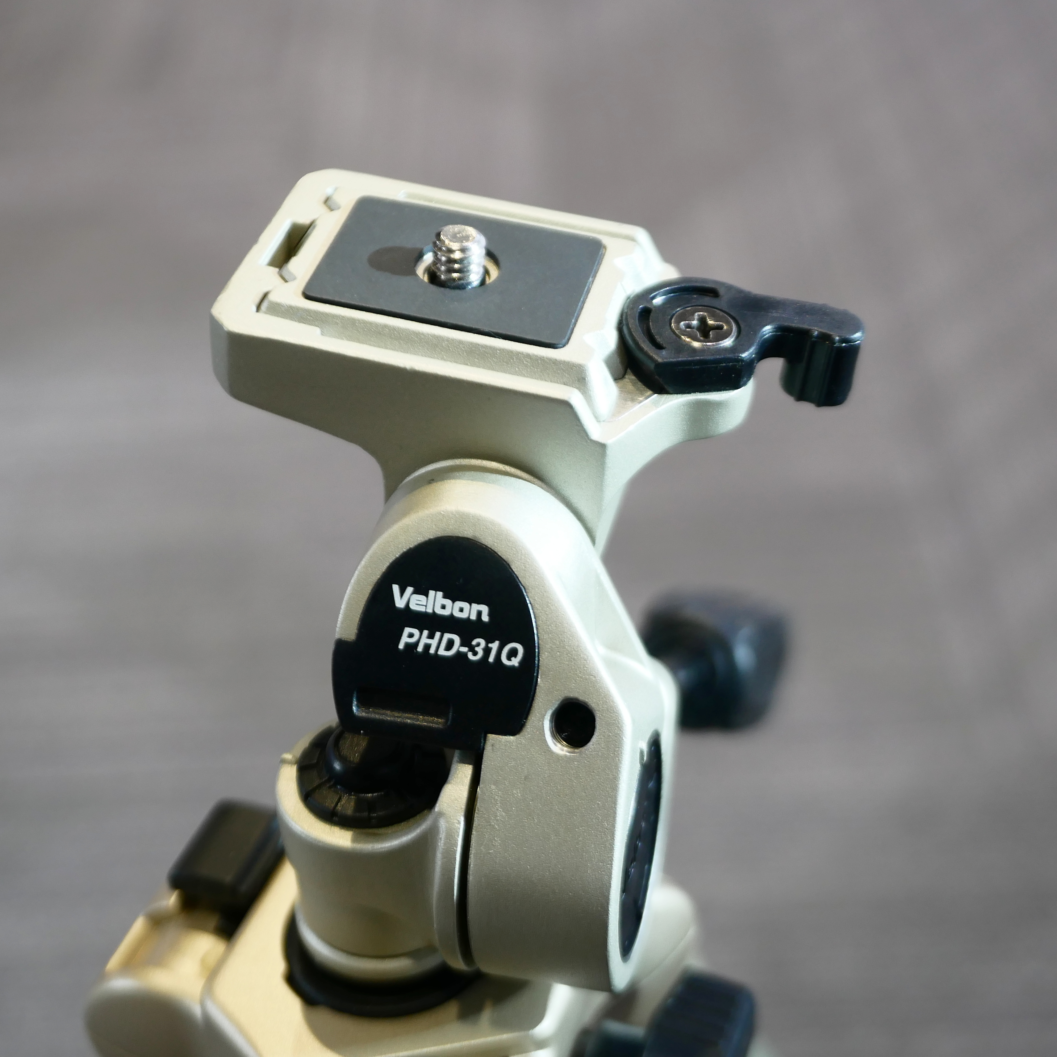 S-H-87UEHM_2.jpg - Velbon PHD-31Q Ultra Max i F Tripod  - Image 2