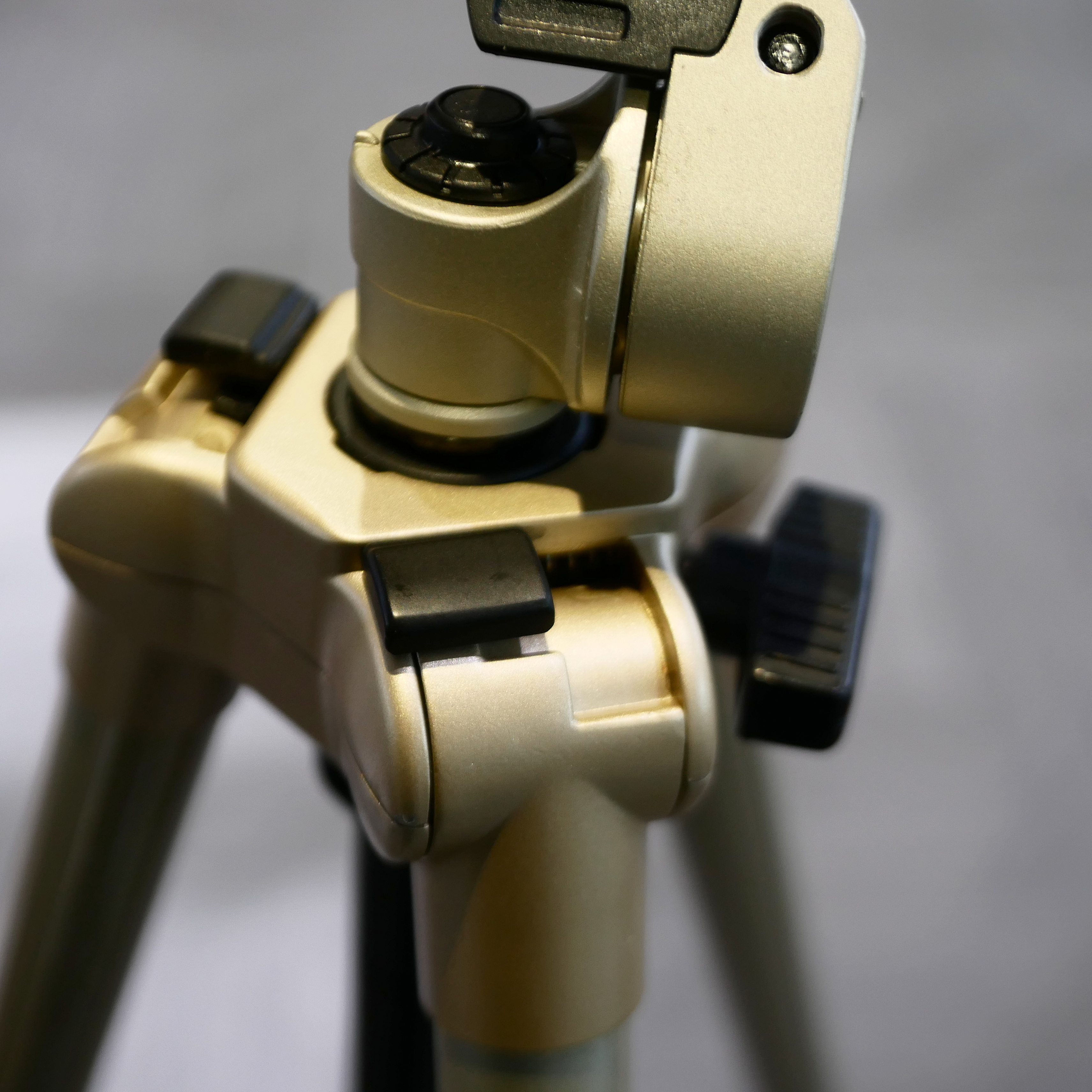 S-H-87UEHM_5.jpg - Velbon PHD-31Q Ultra Max i F Tripod  - Image 1