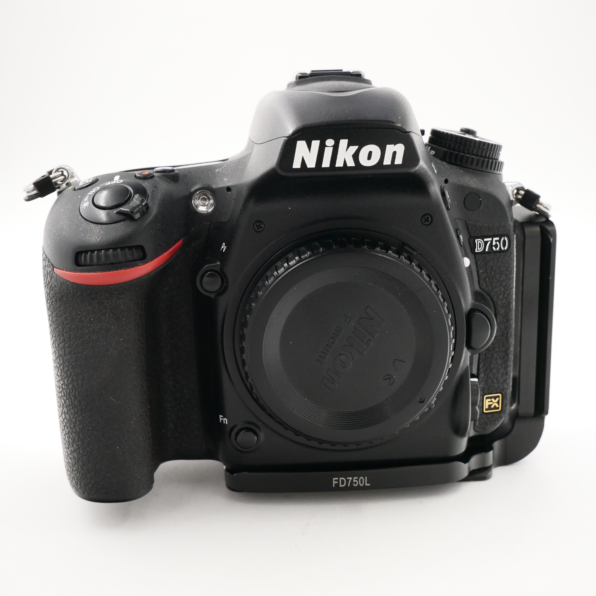 Best image for Nikon D750 Body + L-Bracket 17,800 Frames