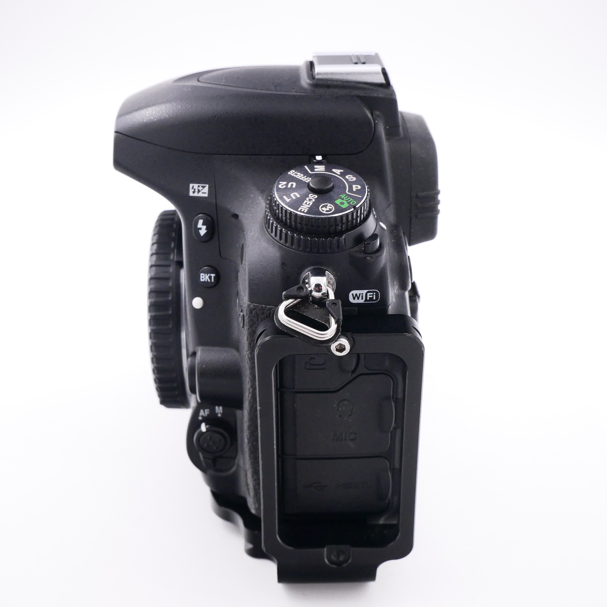 S-H-8CN74H_3.jpg - Nikon D750 Body + L-Bracket 17,800 Frames - Image 1