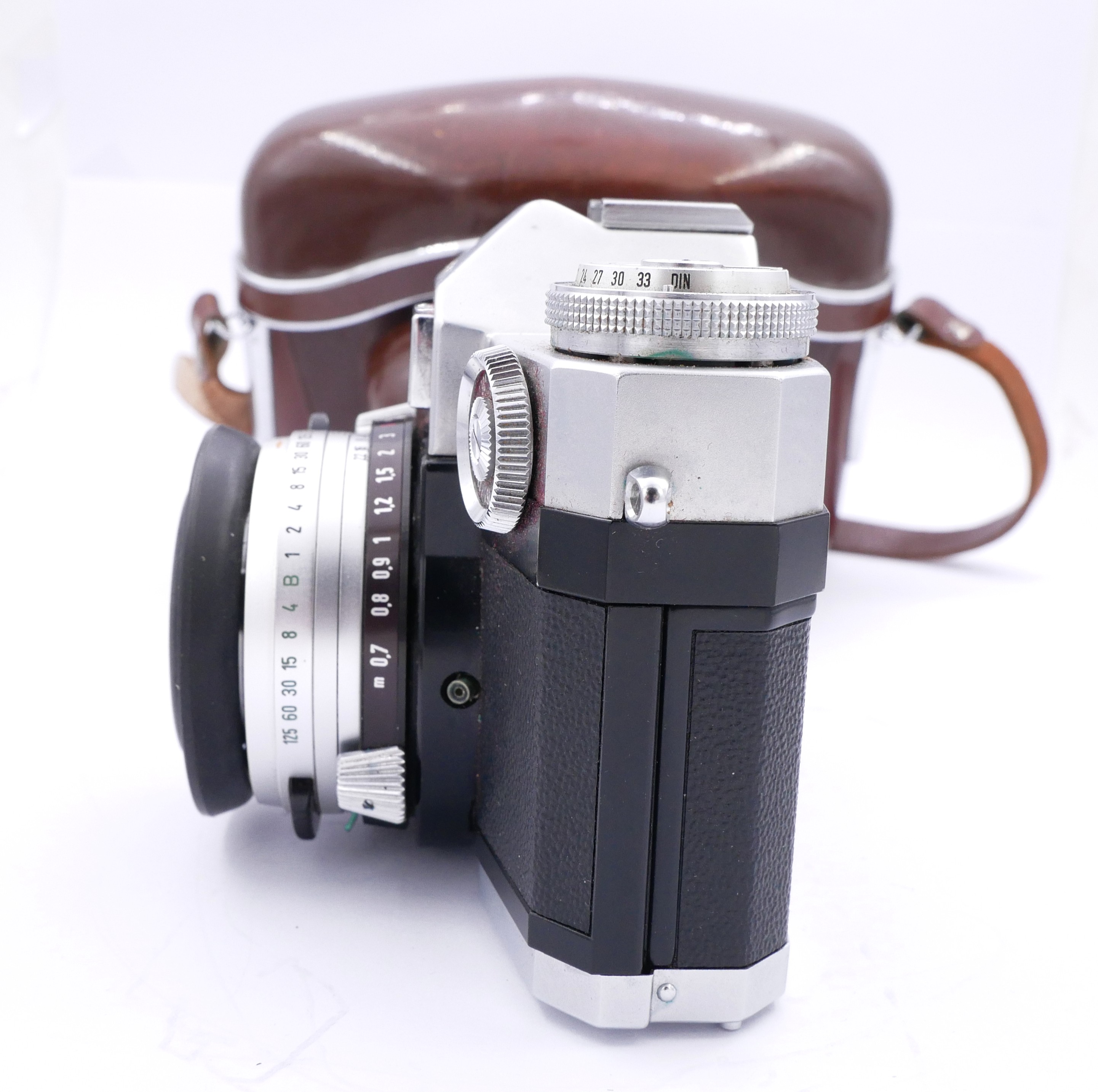 S-H-8DLR9X_4.jpg - Zeiss Ikon Contaflex + 50mm F/2.8 Lens - Image 3