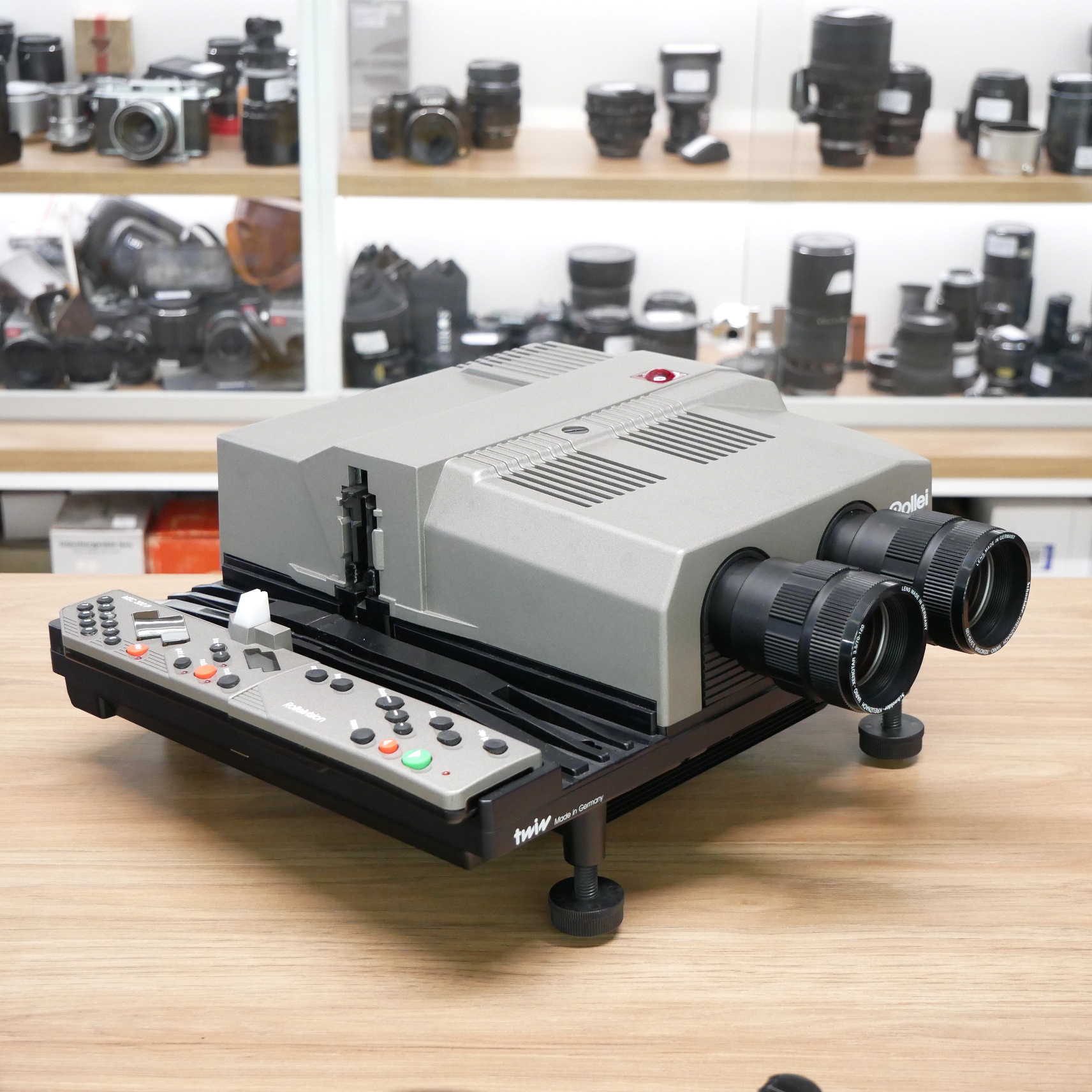 S-H-9M59LL_3.jpg - Rolleivision Twin MSC 300P Slide Projector - Image 1
