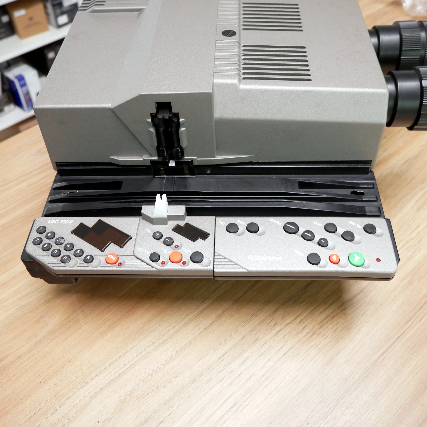 S-H-9M59LL_4.jpg - Rolleivision Twin MSC 300P Slide Projector - Image 4