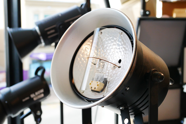 S-H-A84EC_2.jpg - IFF Q650 Light (Was $195) - Thumbnail 3