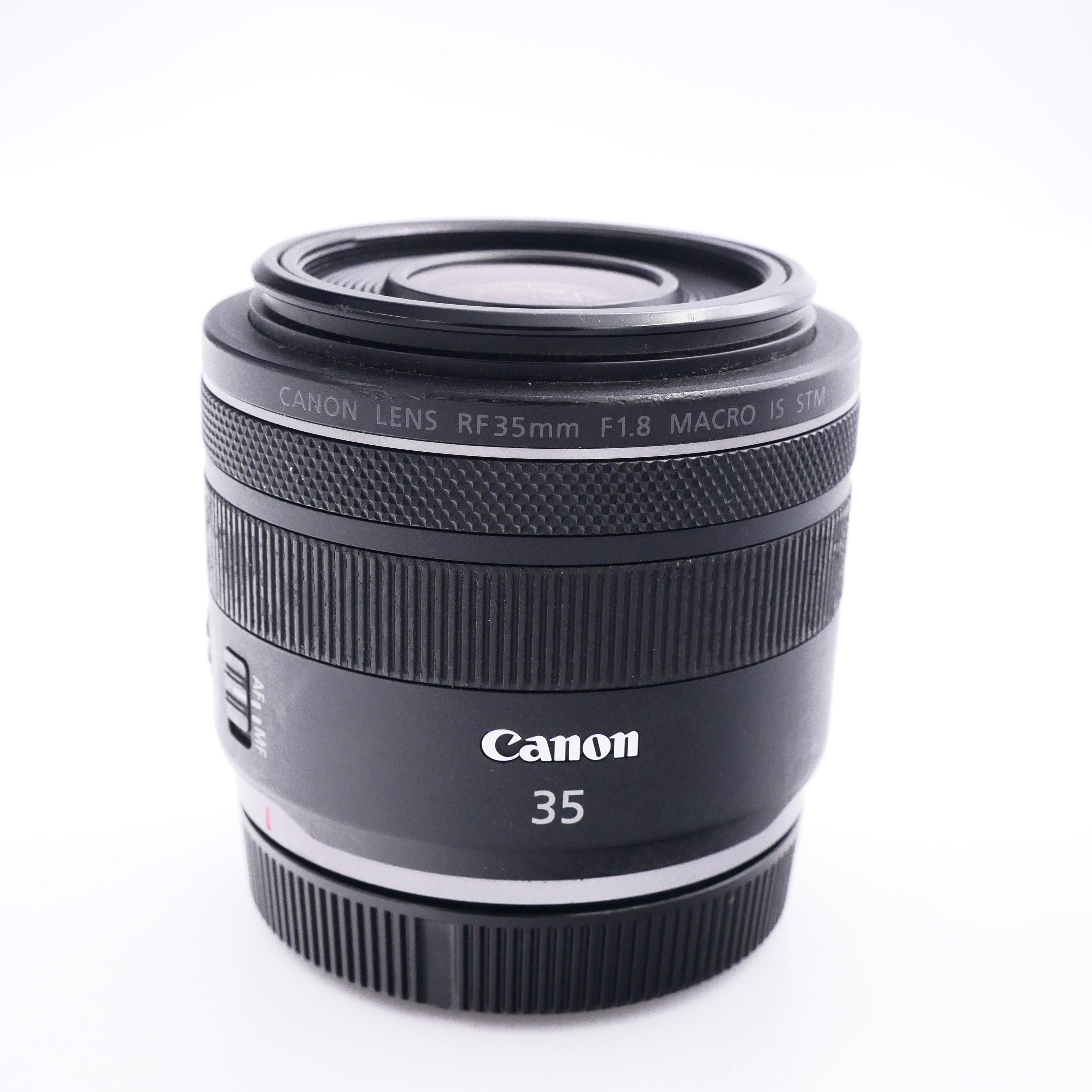 Canon RF 35mm f/1.8 IS Macro STM Lens