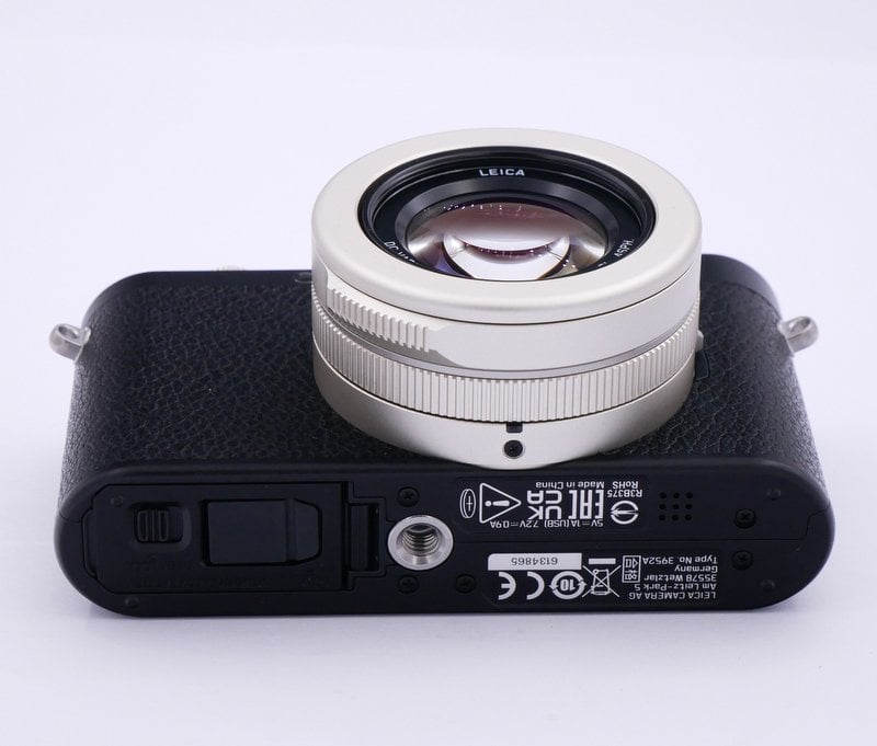 S-H-AYDJDL_5.jpg - Leica D-Lux 8 (100 Years of Leica Limited Edition) + Leica Leather Case - Thumbnail 2