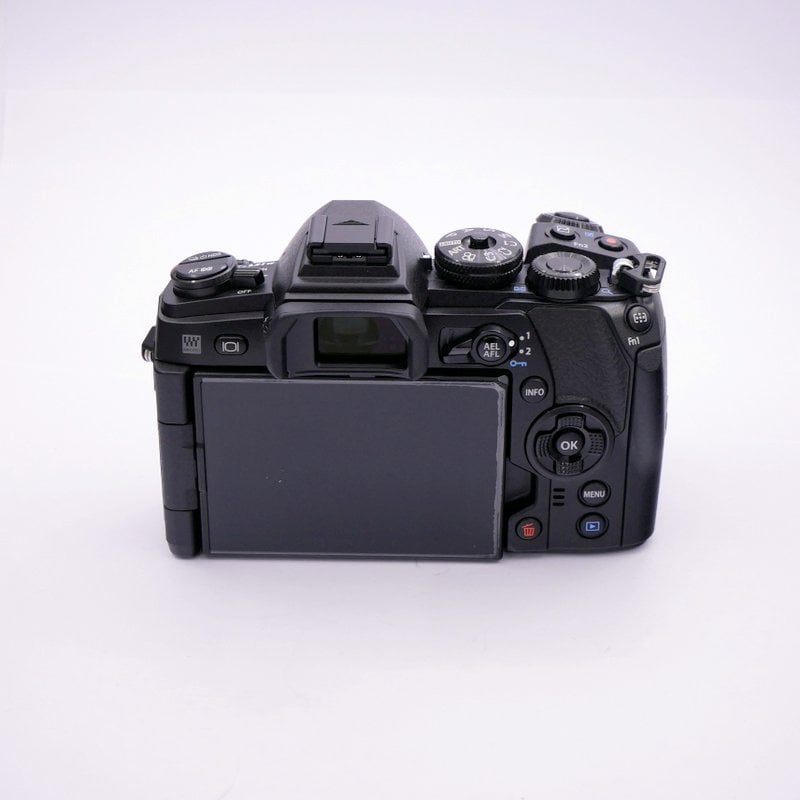 S-H-CRP3EA_2.jpg -  Olympus OM-D E-M1 Mark II Body (NEW) - Image 2