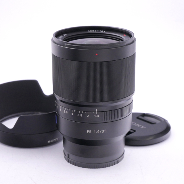 Zeiss AF 35mm F/1.4 Distagon T* ZA Lens in Sony FE Mount