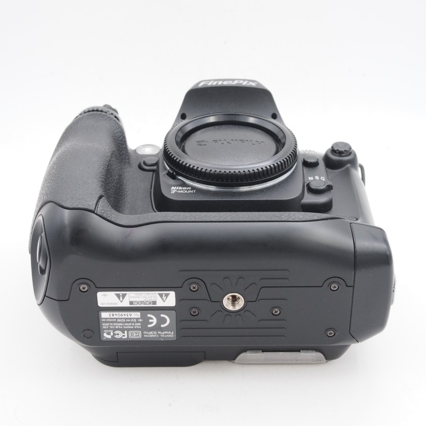 S-H-D7NMU6_5.jpg - Fujifilm S3pro UVIR Body + Nikon MF 105mm F4 AIS UV-Nikkor Lens + 9 Filters