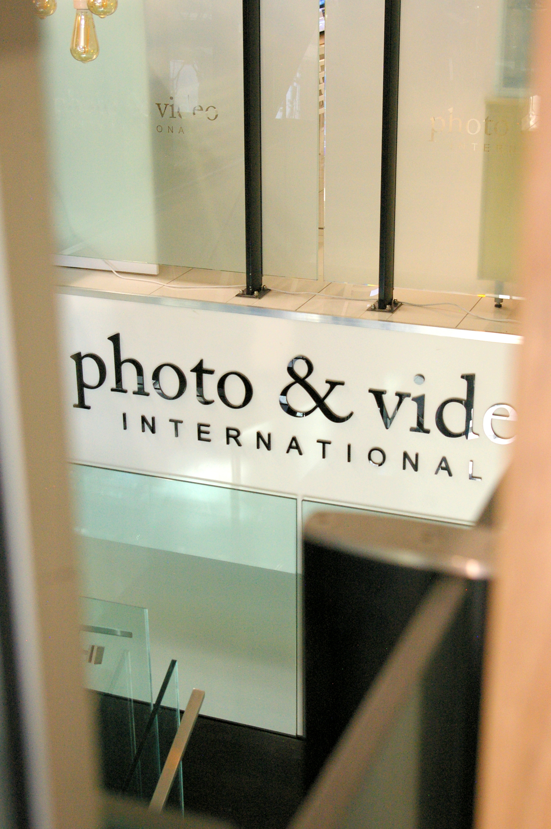 S-H-D86C4P_3.jpg - Pentax K100D Twin Kit - Image 2