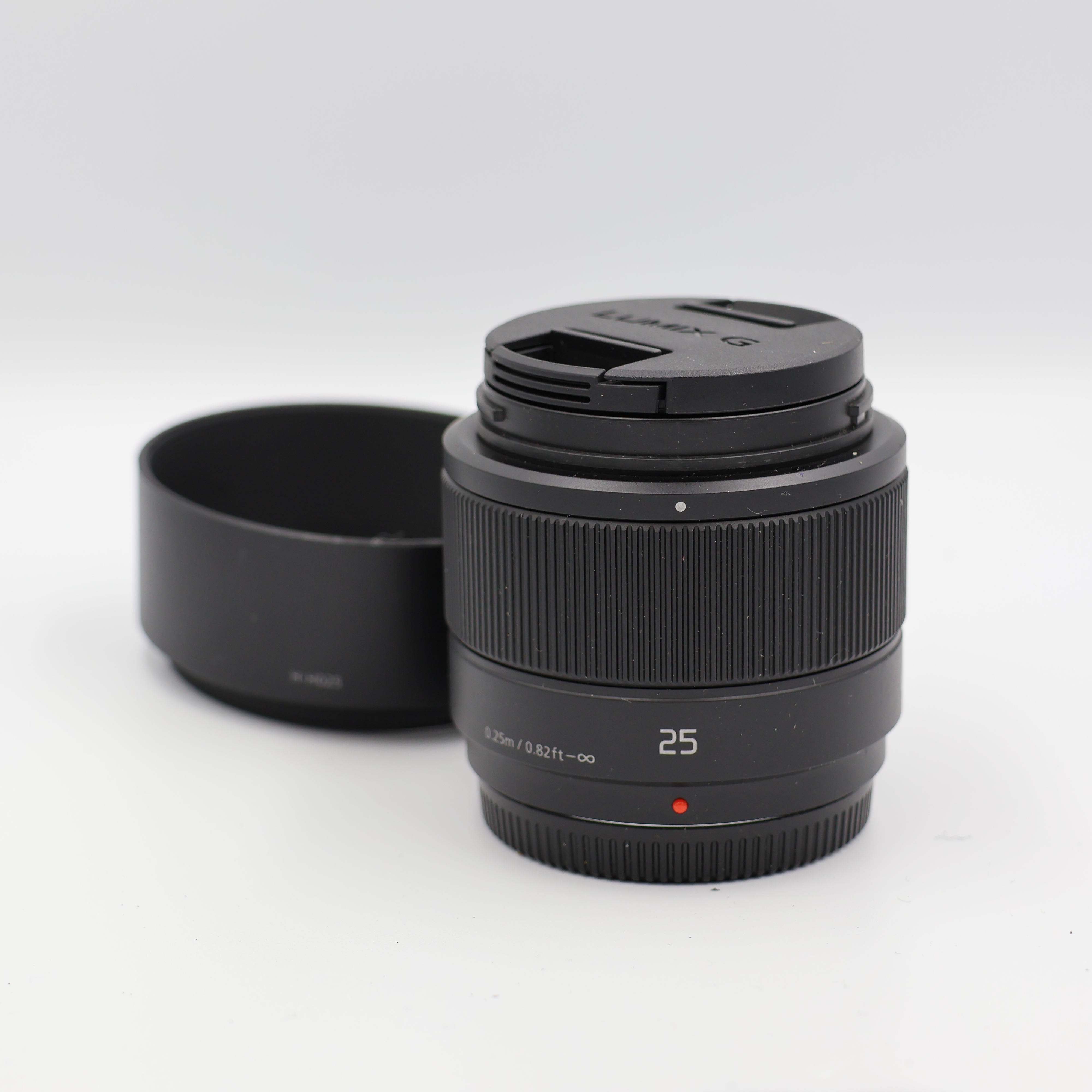 S-H-D8RMET_1.jpg - Panasonic Lumix G 25mm F1.7 Lens - Thumbnail