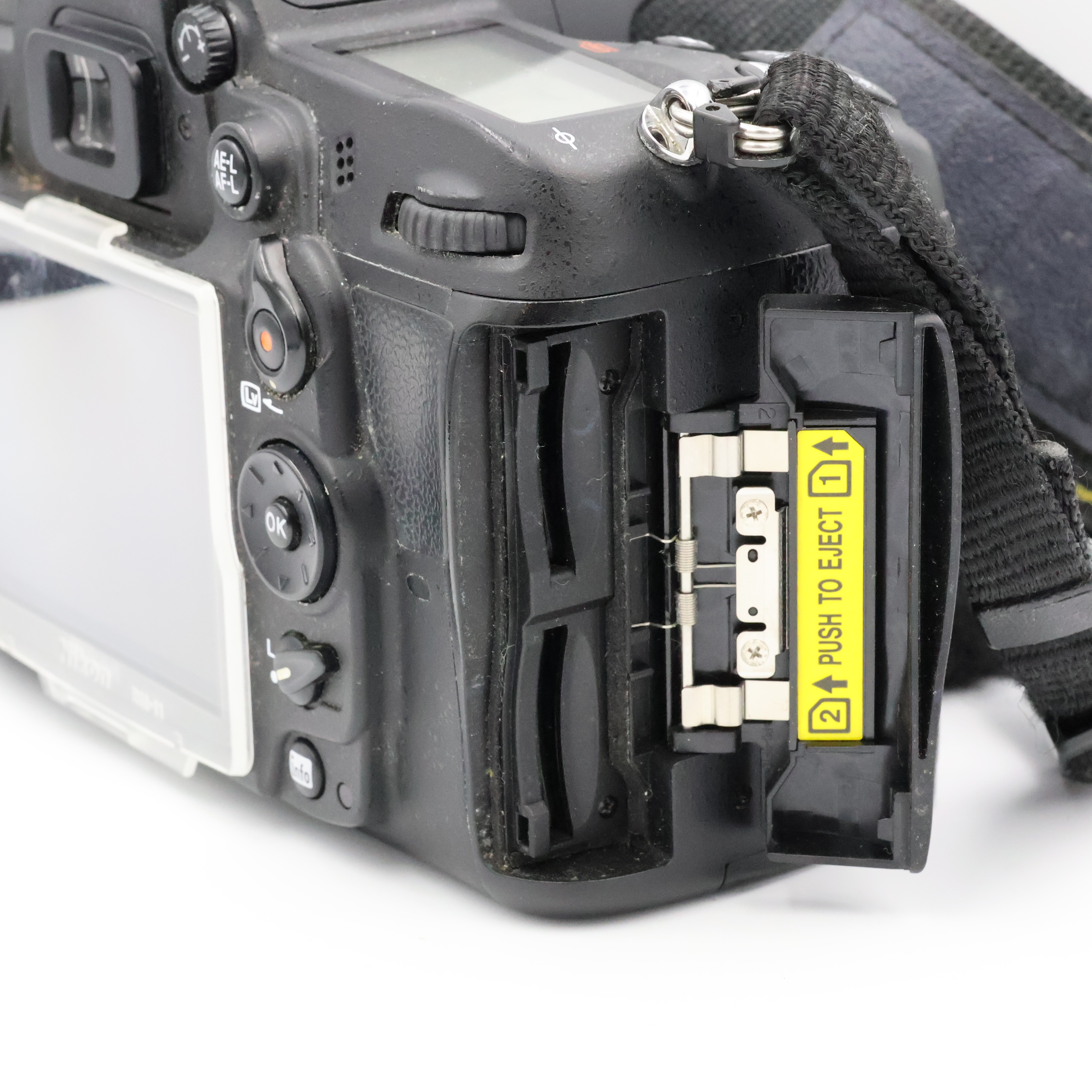 S-H-DV9WAK_3.jpg - Nikon D7000 Body - Image 3