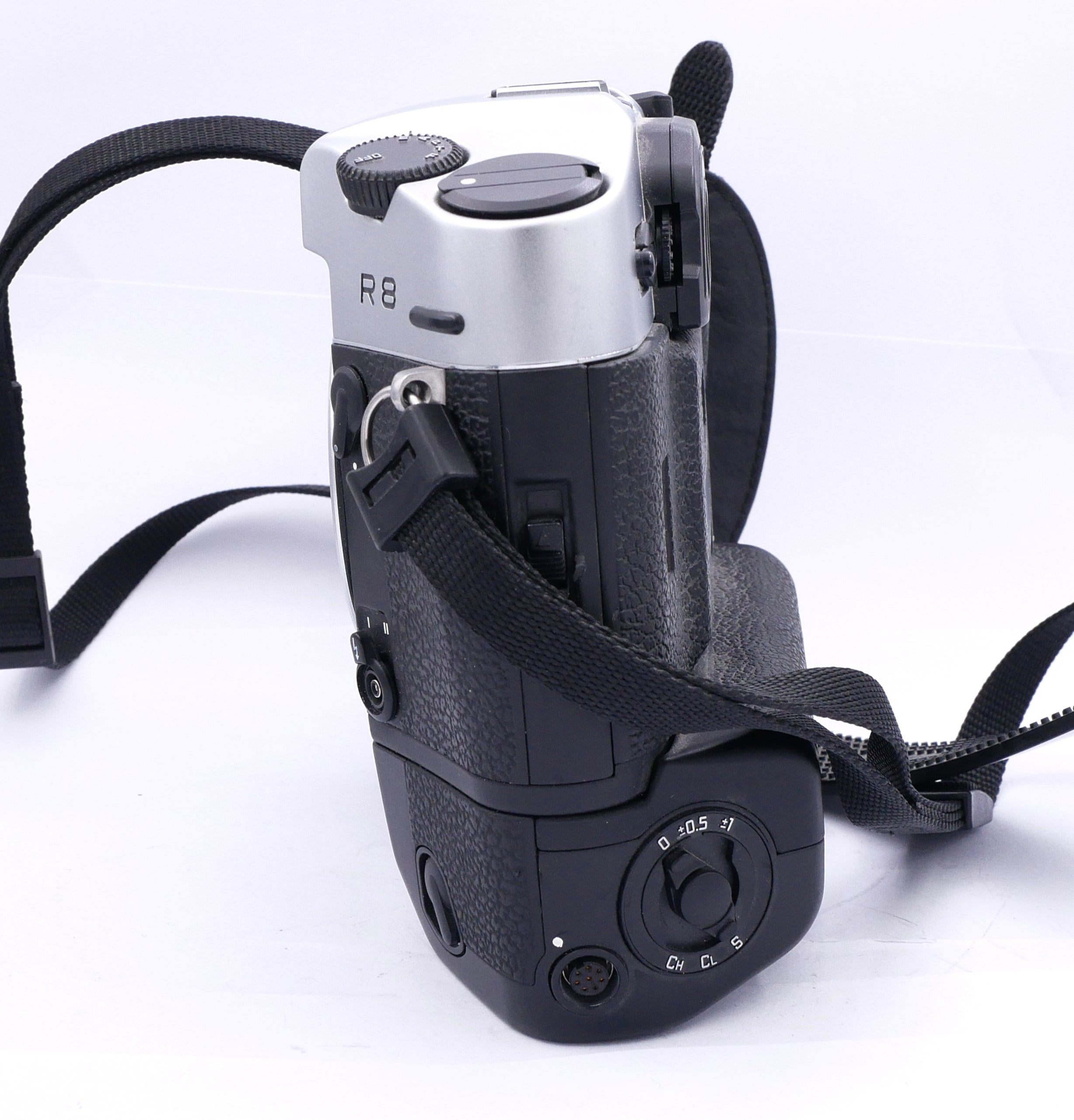 S-H-F6XPRE_2.jpg - Leica R8 with drive  - Thumbnail 1