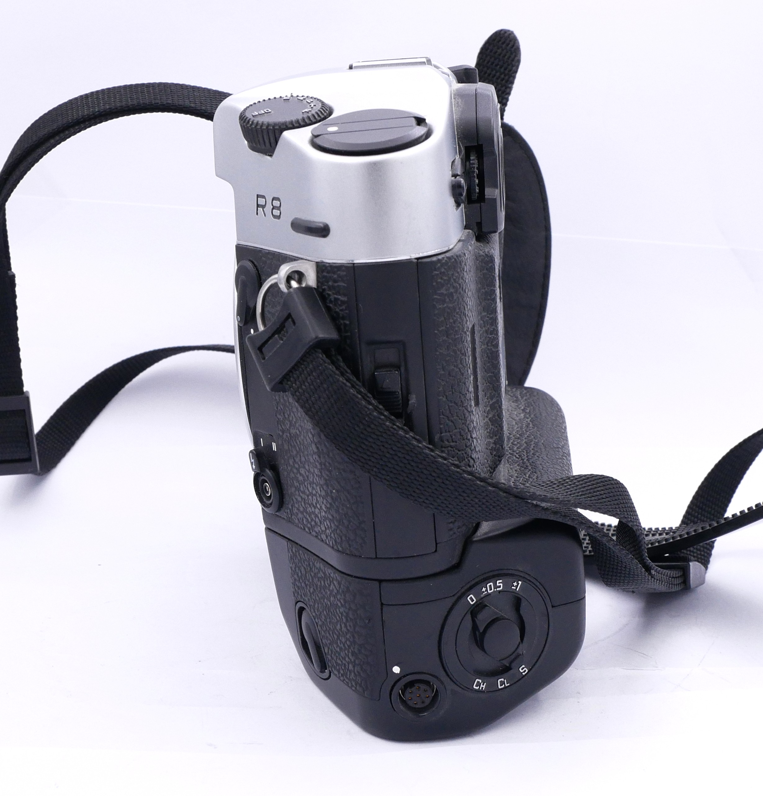 S-H-F6XPRE_2.jpg - Leica R8 with drive  - Image 1