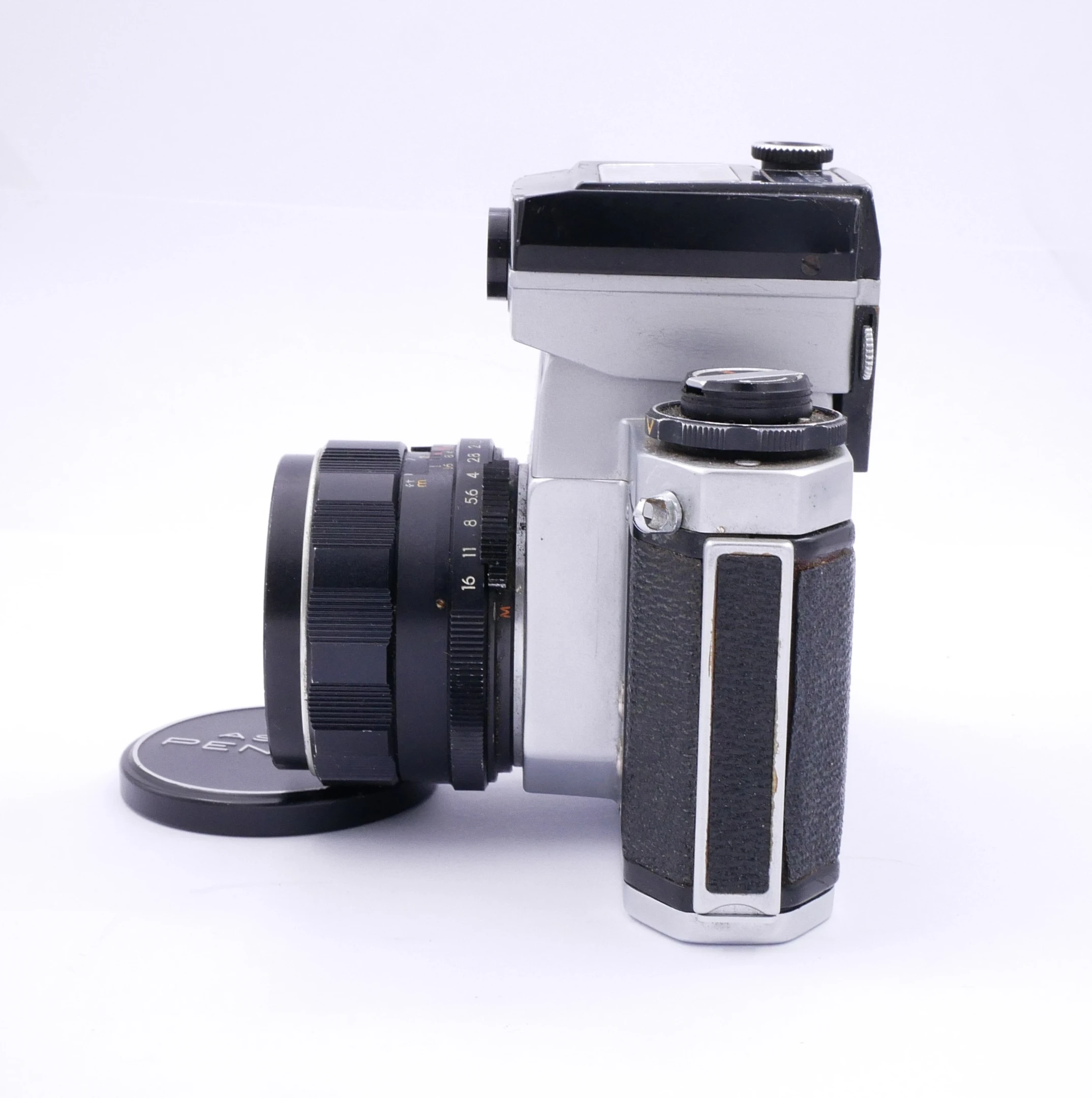 S-H-FEKF44_3.webp - Asahi Pentax SV with 55mm F/1.8 Lens and lightmeter - Image 1