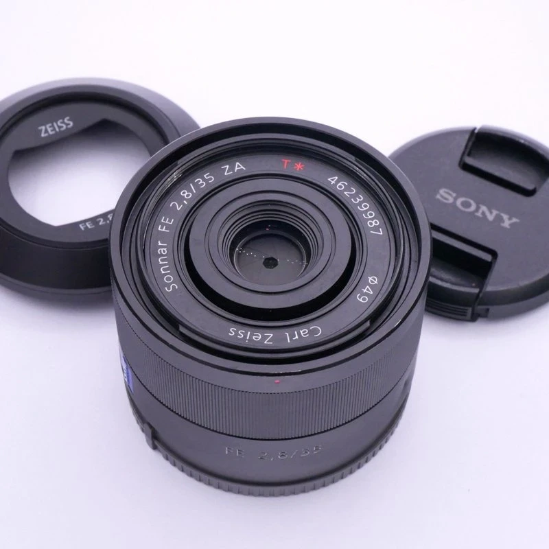 S-H-FSUYLX_2.webp - Zeiss AF 35mm F/2.8 ZA T* Sonnar Lens in Sony FE Mount (was $695) - Image 3