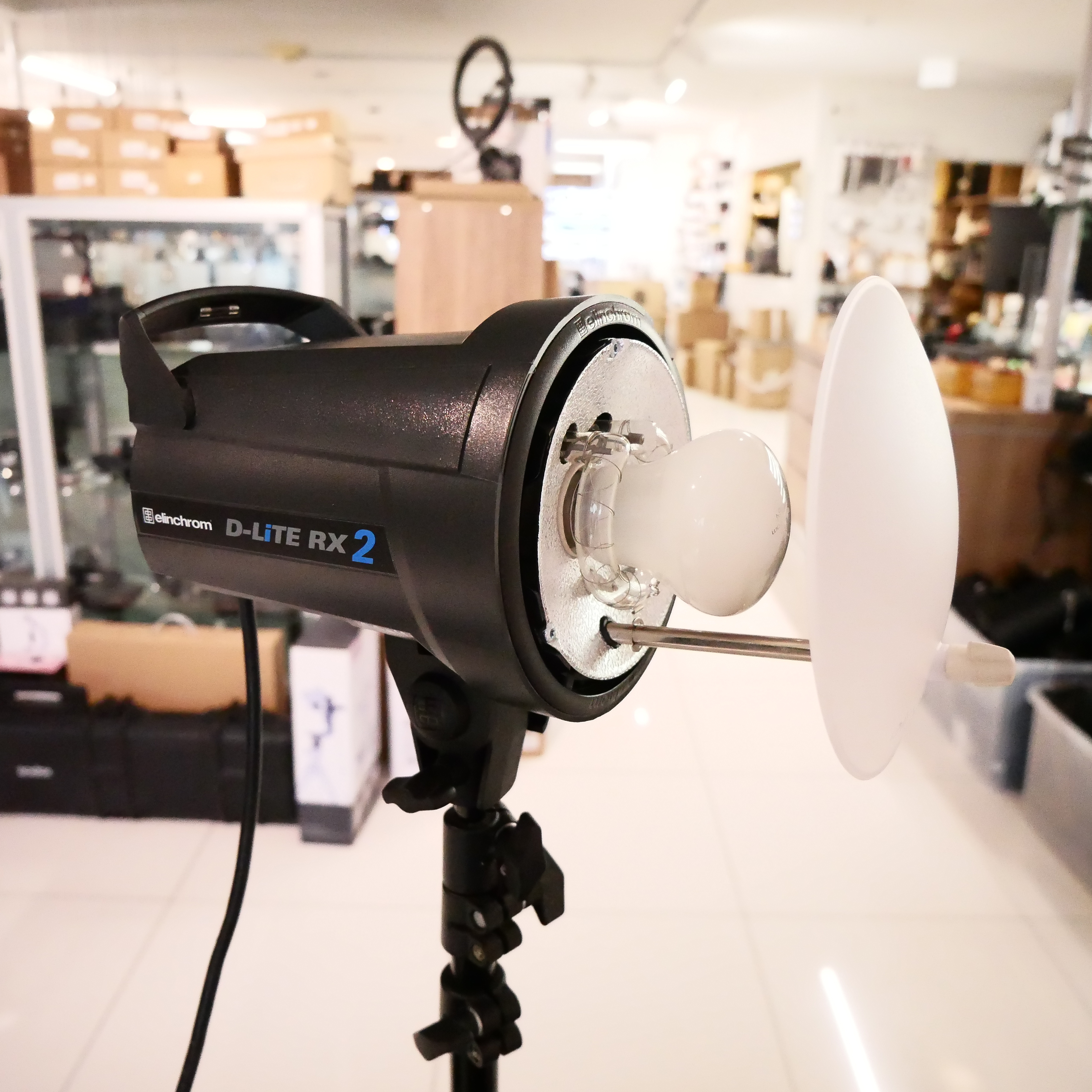 S-H-FW8WAD_5.jpg - Elinchrom D-Lite RX 2 Softbox To Go Set - Image 2