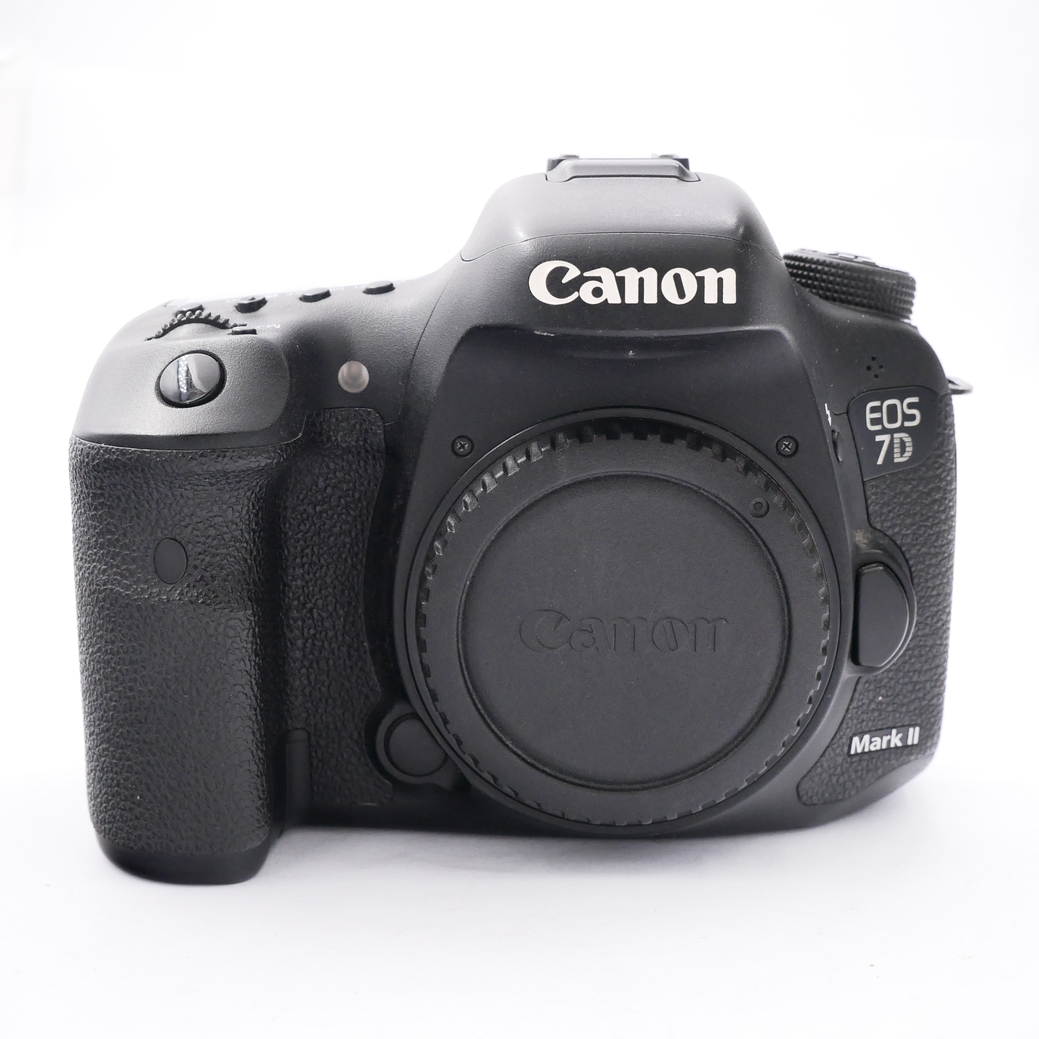 Best image for Canon 7D Mark II Body Only (101k shutter)