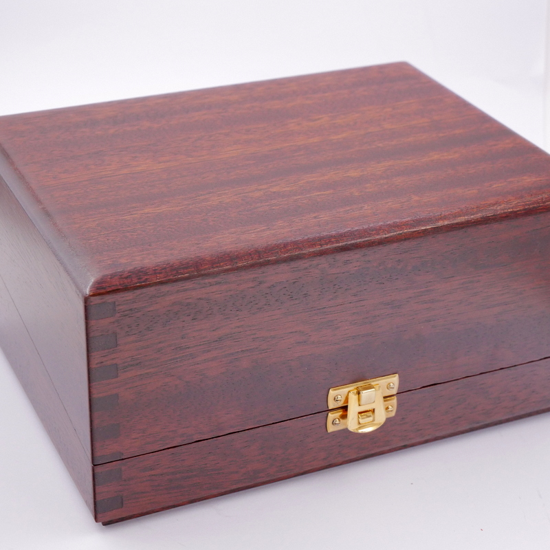 S-H-H36NKM_3.jpg - Leica M4-2 + 50mm F/1.4 - Gold Edition 100yr Anniversary 1879-1979 - Thumbnail 7