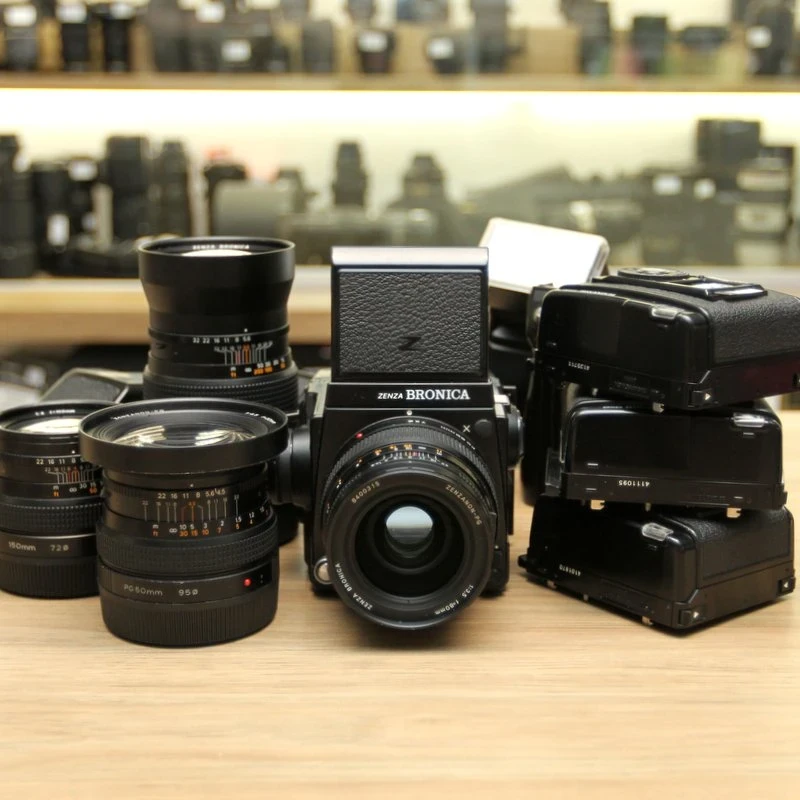 Bronica GS-1 + 80mm F/3.5 + 50mm F/4.5 + 150mm F/4 + 250mm F/5.6 Kit - Best Available Image